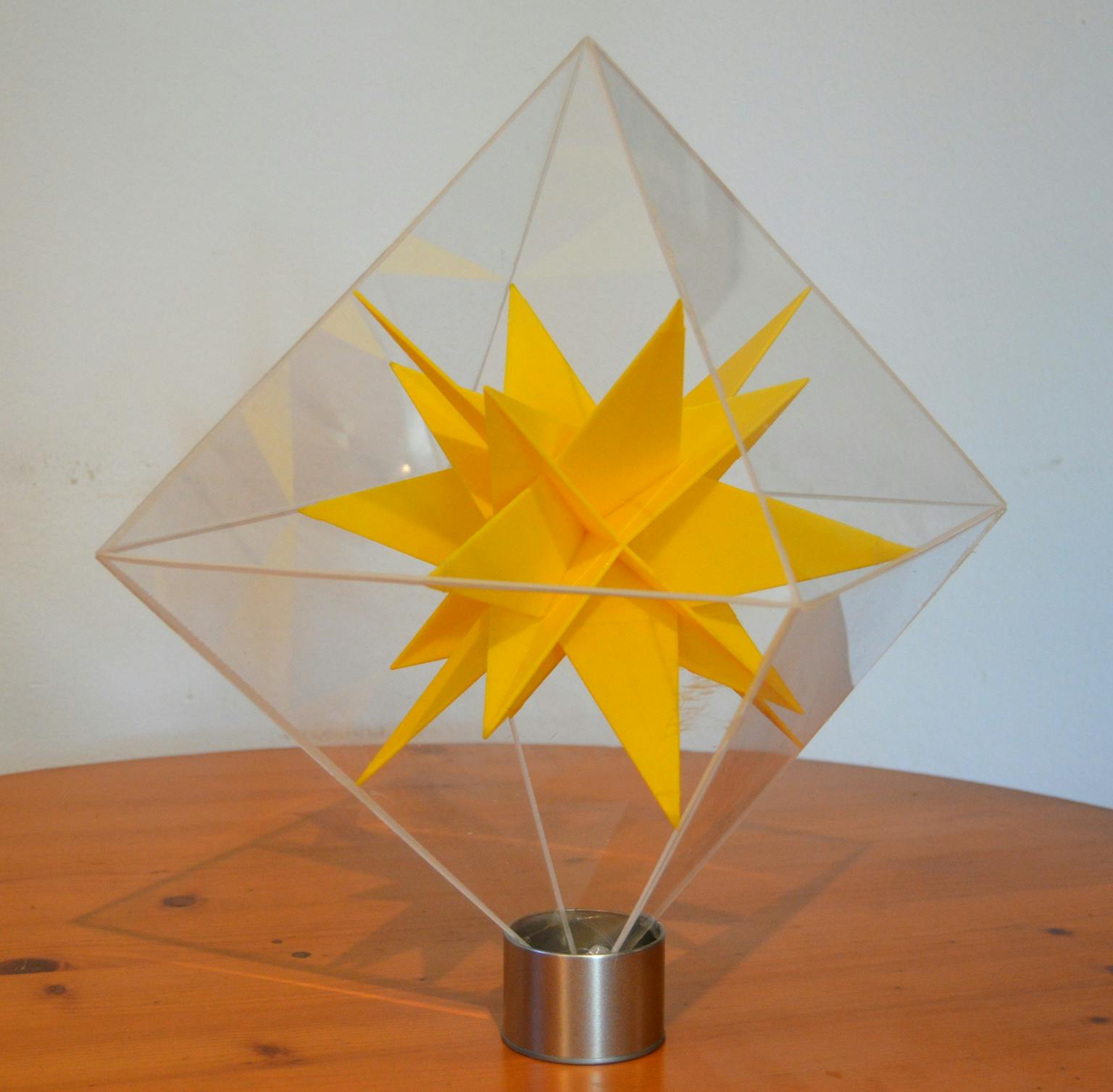 Image for entry 'Starnary octahedron'