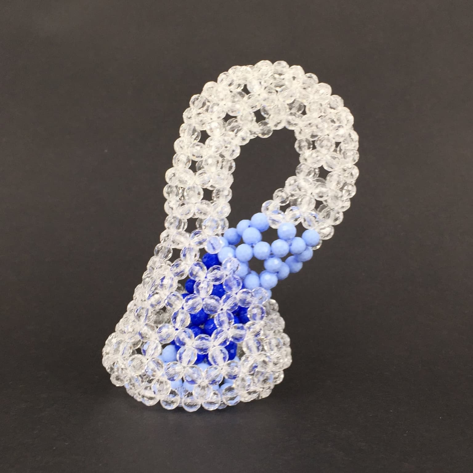 Image for entry 'Bead model of Klein bottle fullerene'