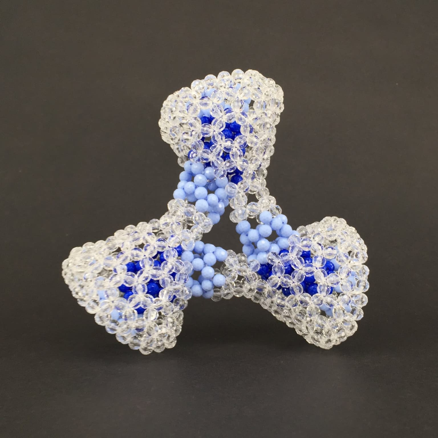 Image for entry 'Bead model of triple Klein bottle fullerene'