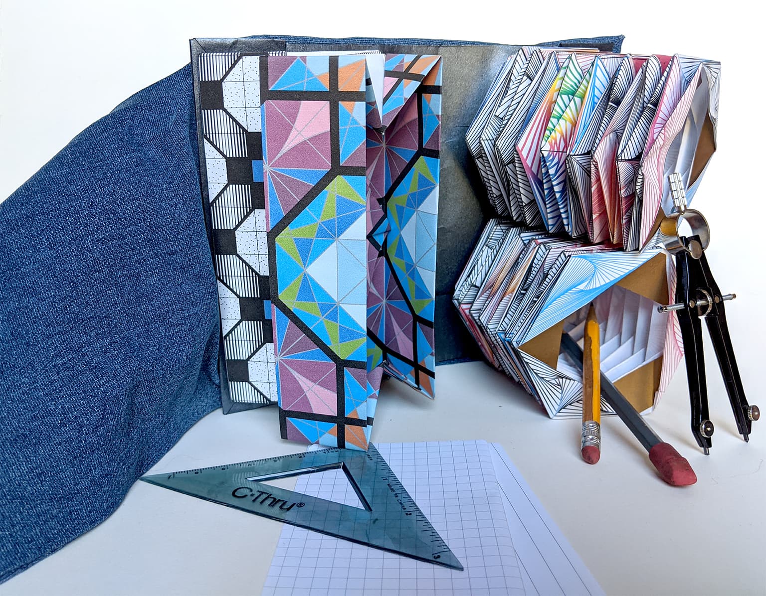 Image for entry 'Hidden Boxes for the Math Artist'