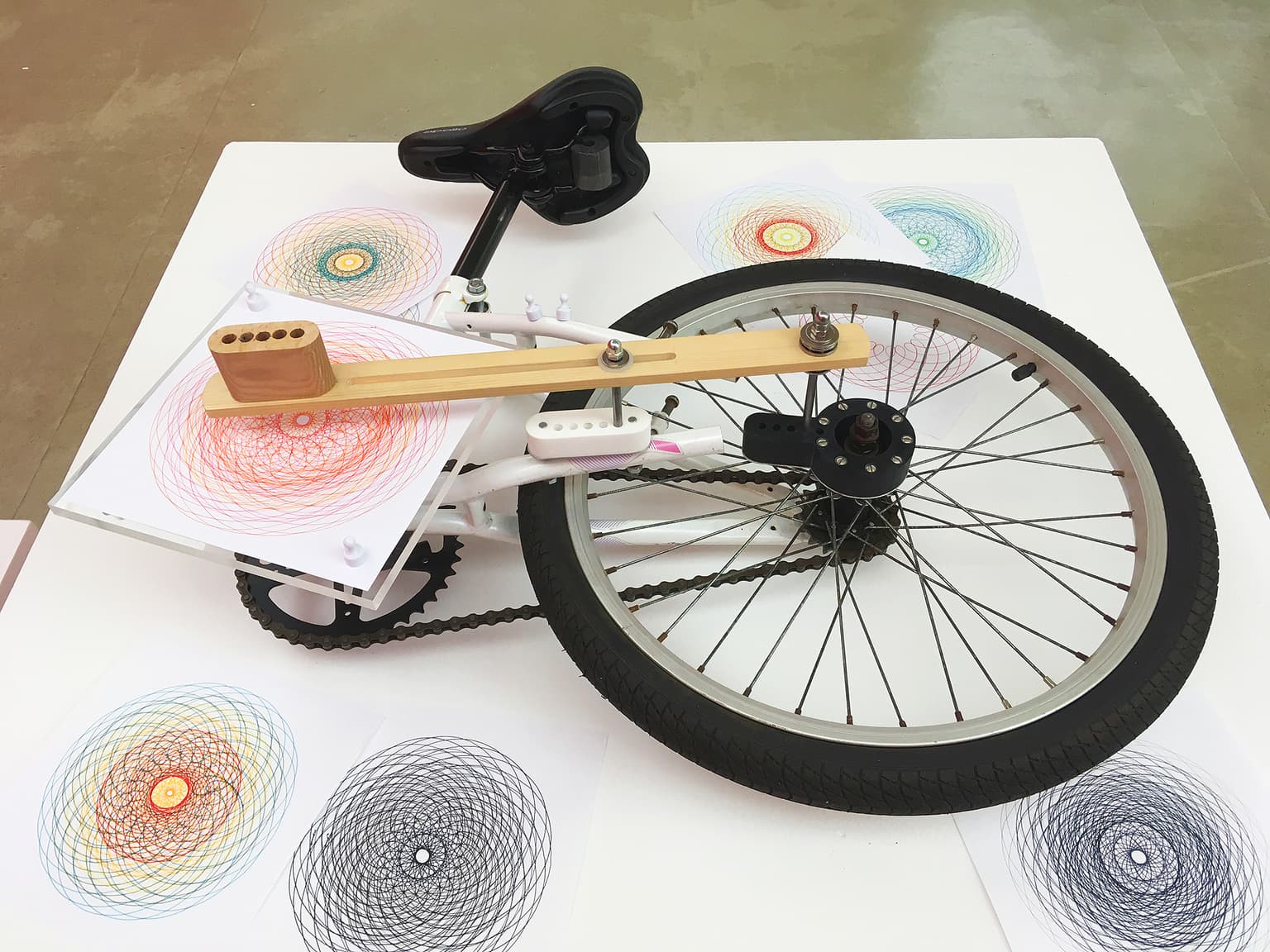 Image for entry 'Bicycle Spirograph 4'