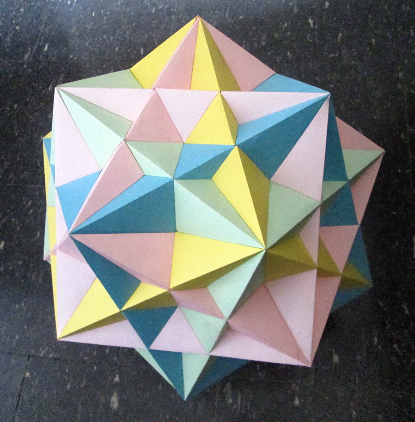 Image for entry 'Five Intersecting Cubes'