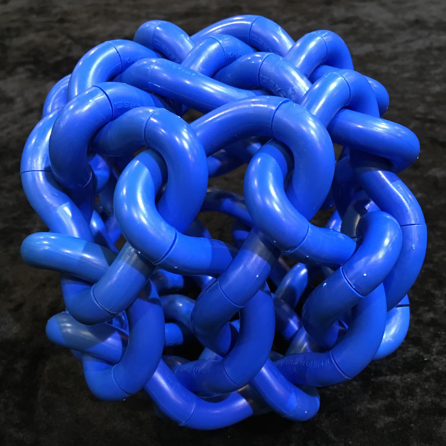 Image for entry 'Knotiverse Cube 2x2'