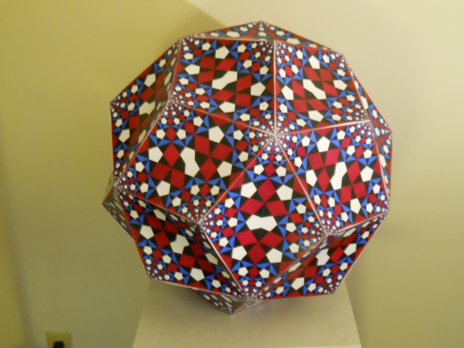 Image for entry 'Triaconthedron sphere'