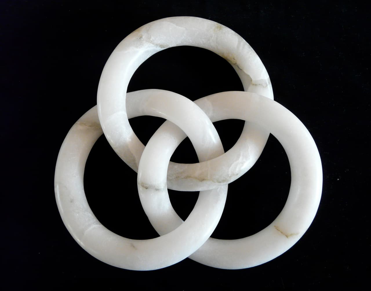 Image for entry 'Borromean Rings 2'