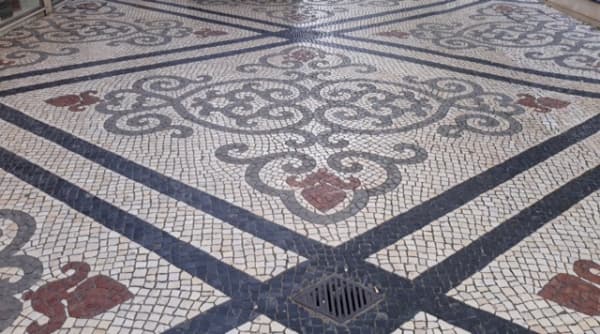 Image for entry 'How much maths is there under our feet?  Sidewalks of Faro (Algarve, Portugal)'