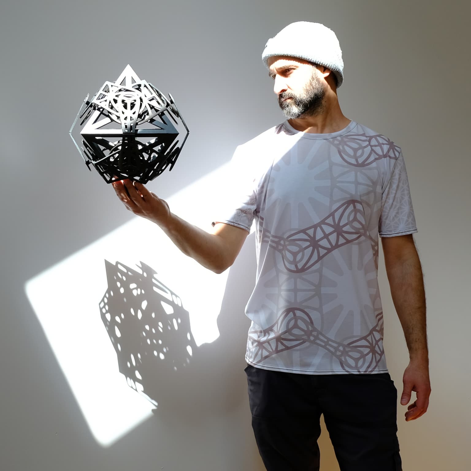 Image for look 'shirt for holding triangular lattice sculpture'