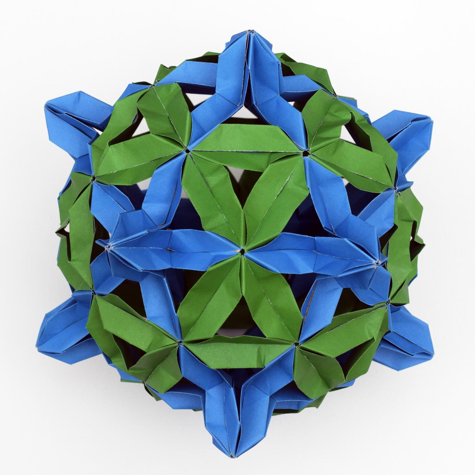 Image for entry 'Compound of an Icosahedron and an Icosidodecahedron'