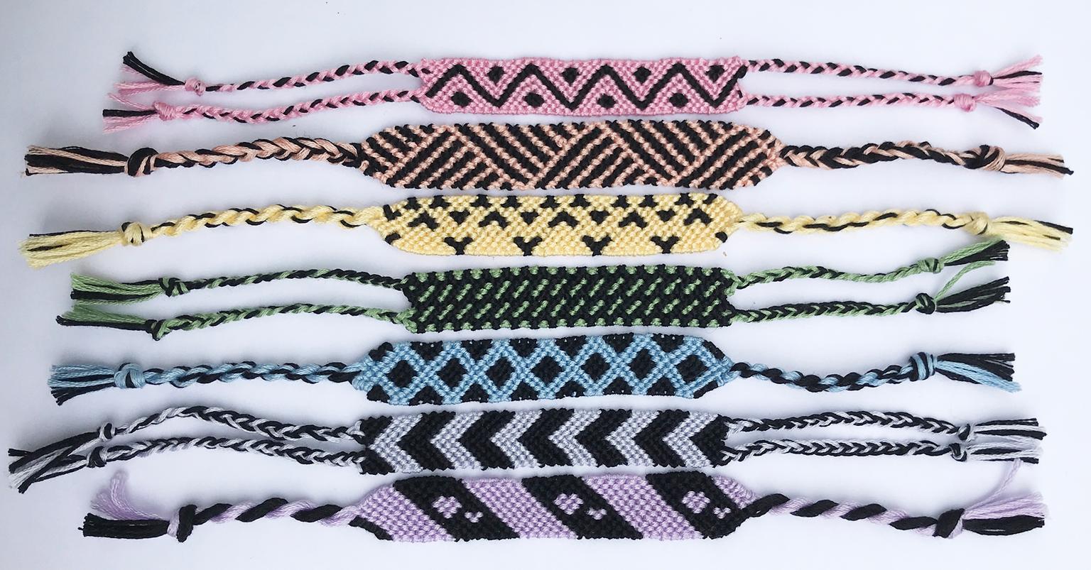 Image for entry 'One-color Frieze Patterns in Friendship Bracelets'