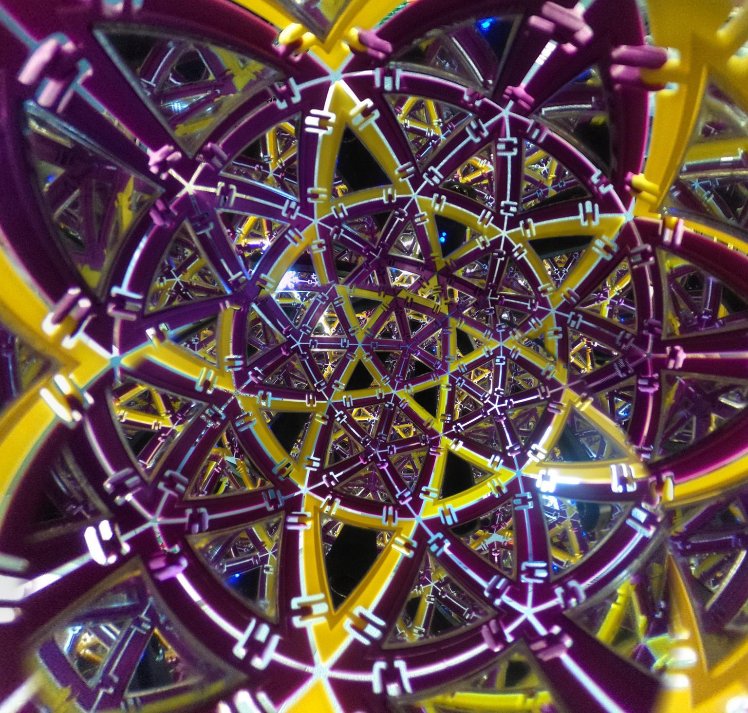 Image for entry 'Patterned icosahedron'