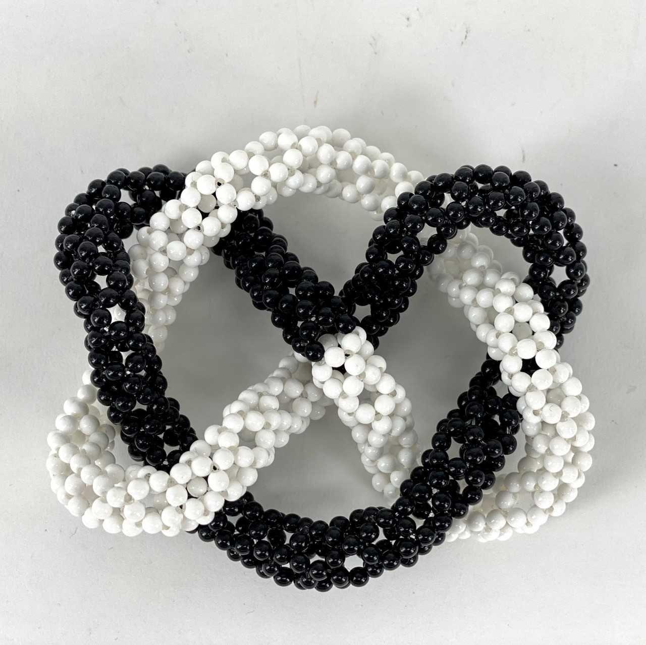 Image for entry 'Carbon nanotube 7 4 knot bead model'