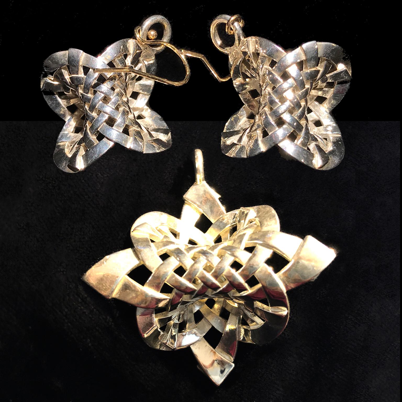 Image for entry 'Woven Hopf Fibrations jewelry'