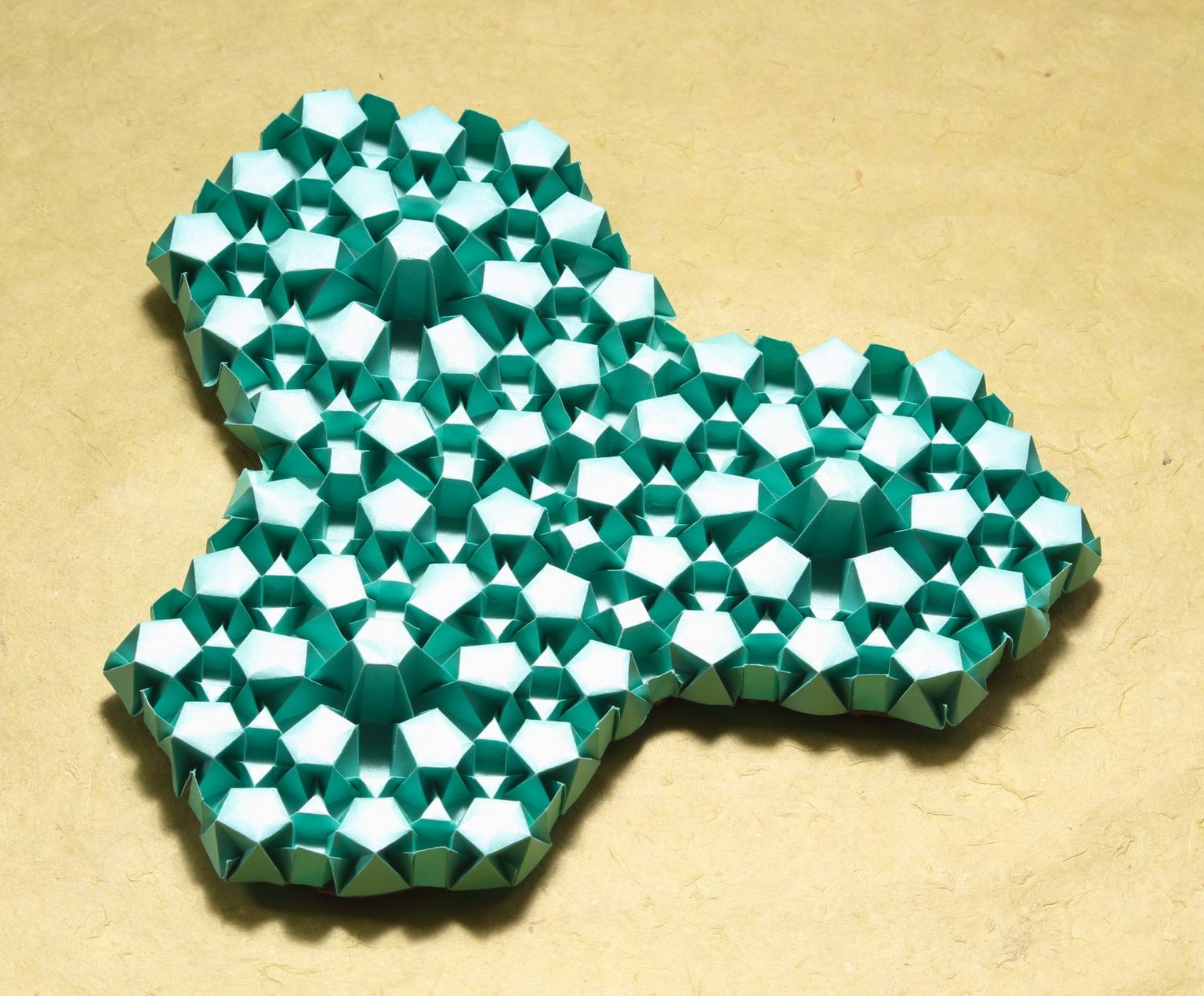 Image for entry 'Pentagonal Tiling'