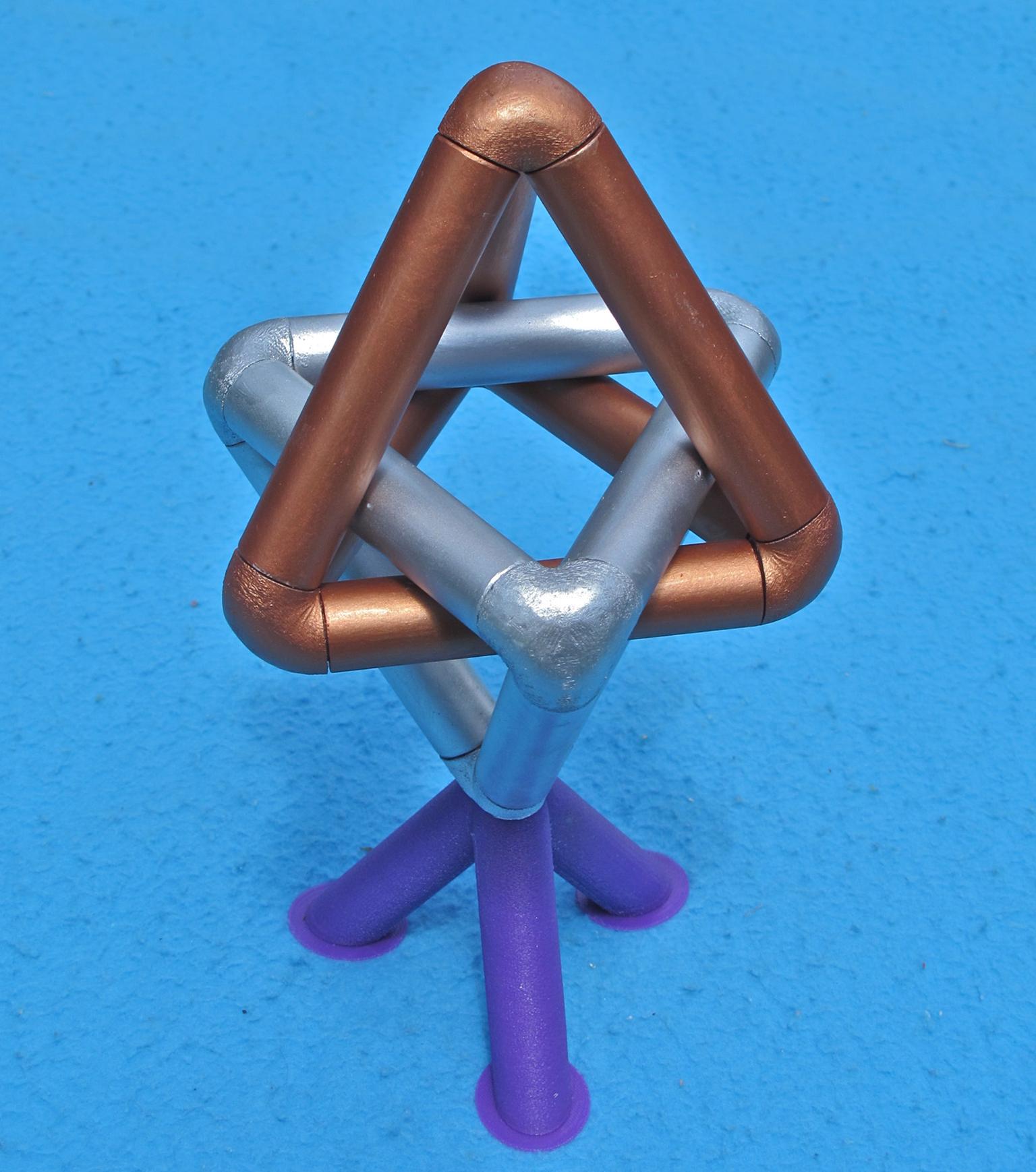Image for entry 'Symmetrically Linked Tetrahedral Frames'