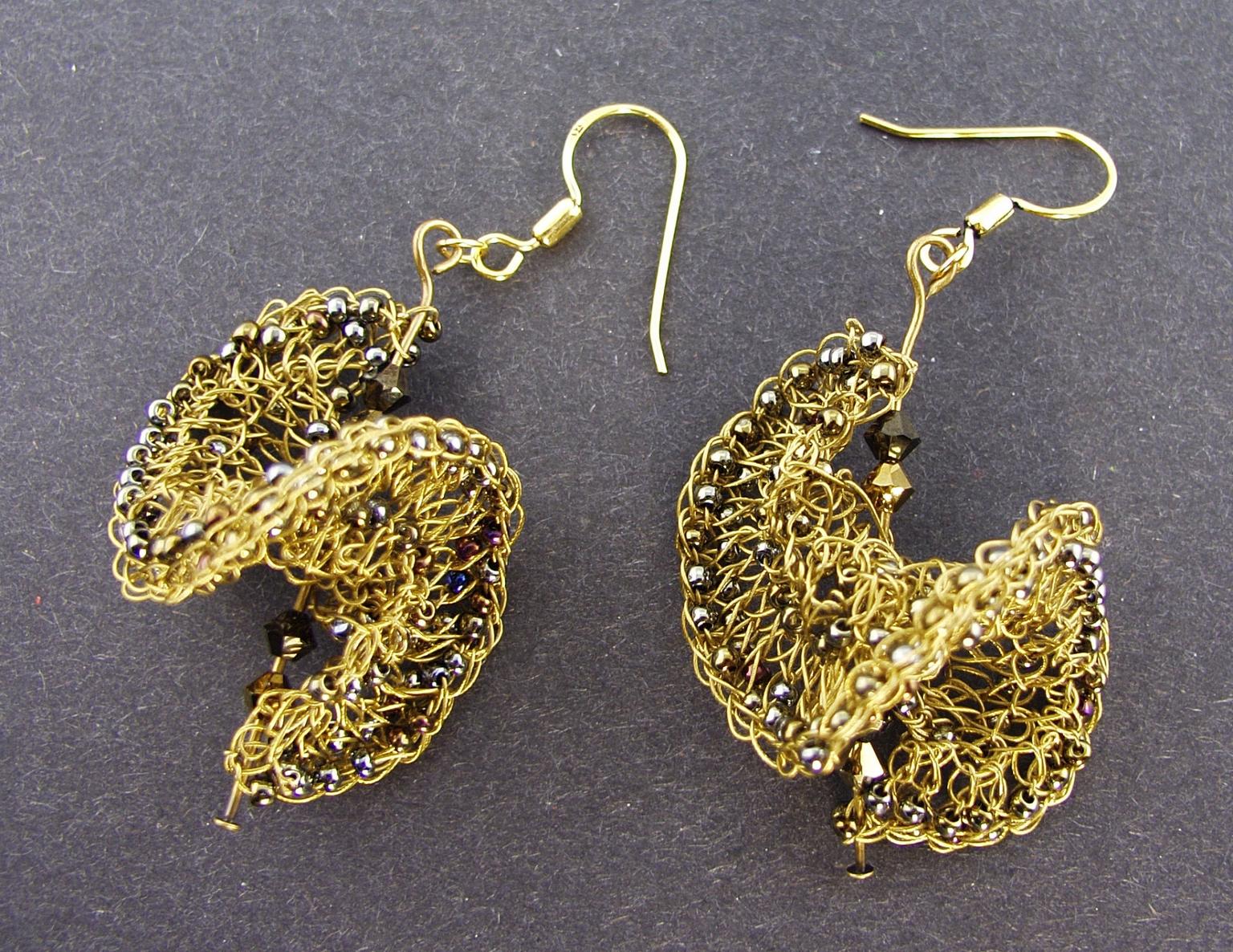 Image for entry 'Exponential earrings'