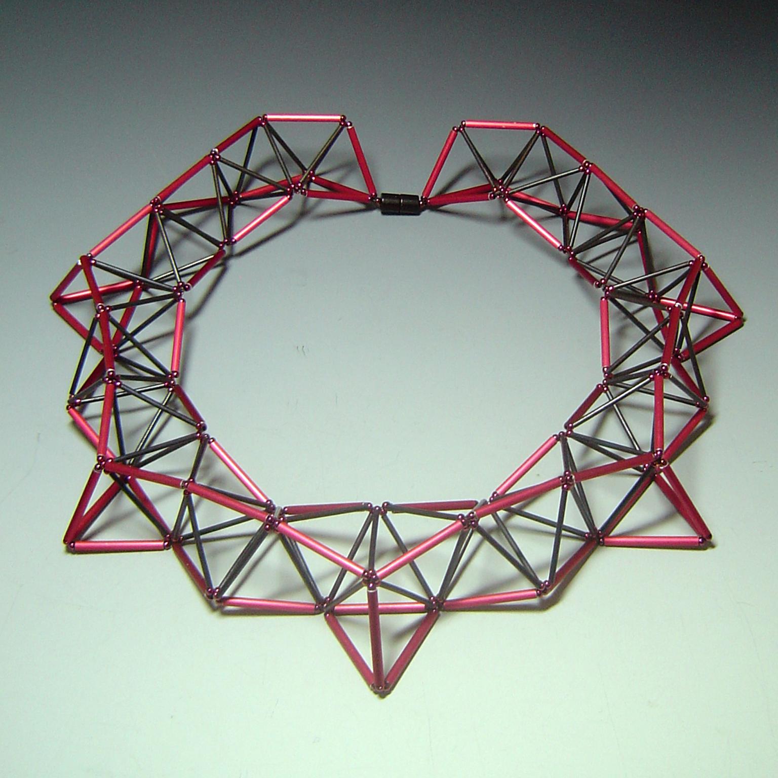 Image for entry 'Red tetrahedron chain'