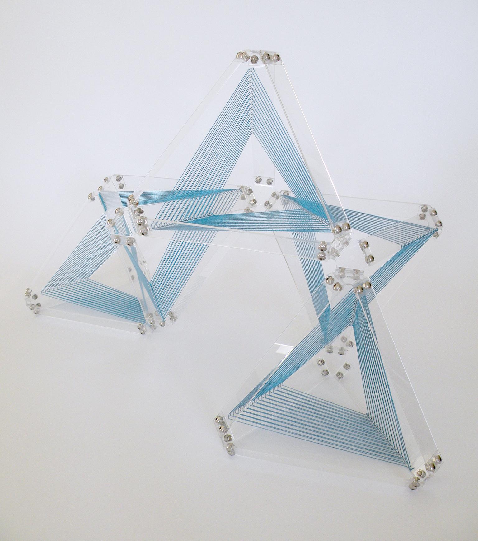 Image for entry 'Tetrahedra Twist: Five Shades of Blues'