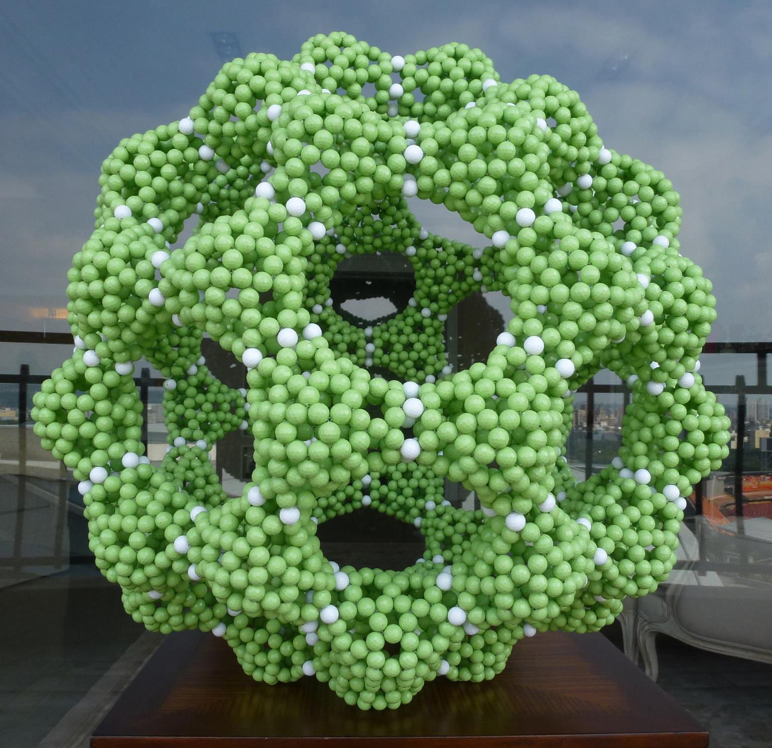 Image for entry 'Super Buckyball of Genus 31'