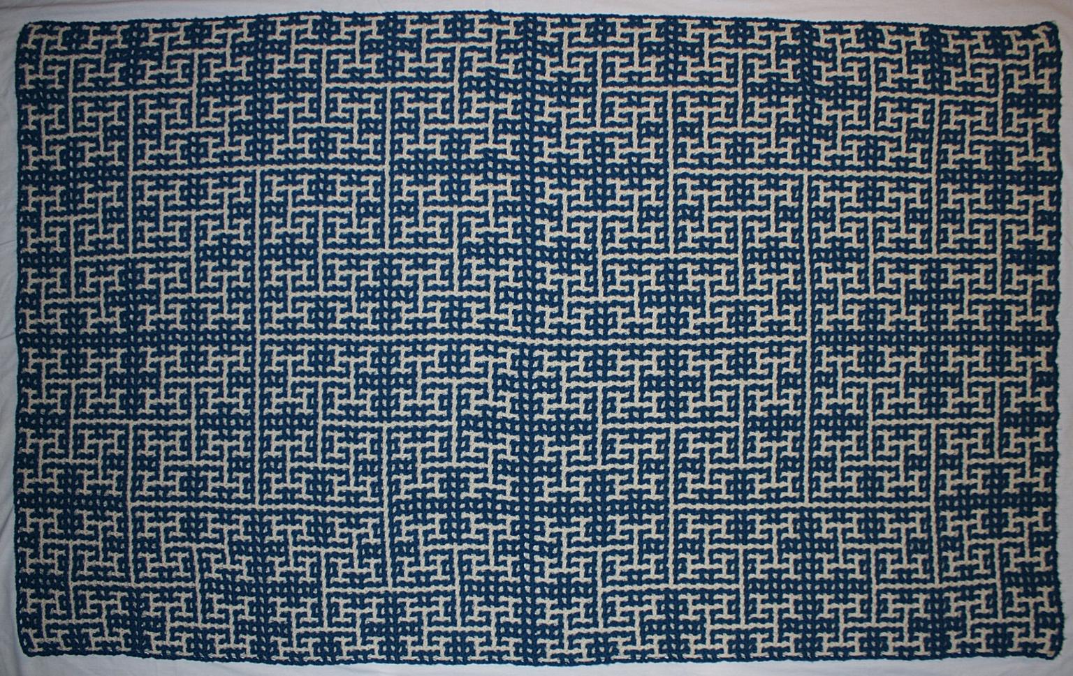 Image for entry 'Crocheted H-Fractal Blanket'