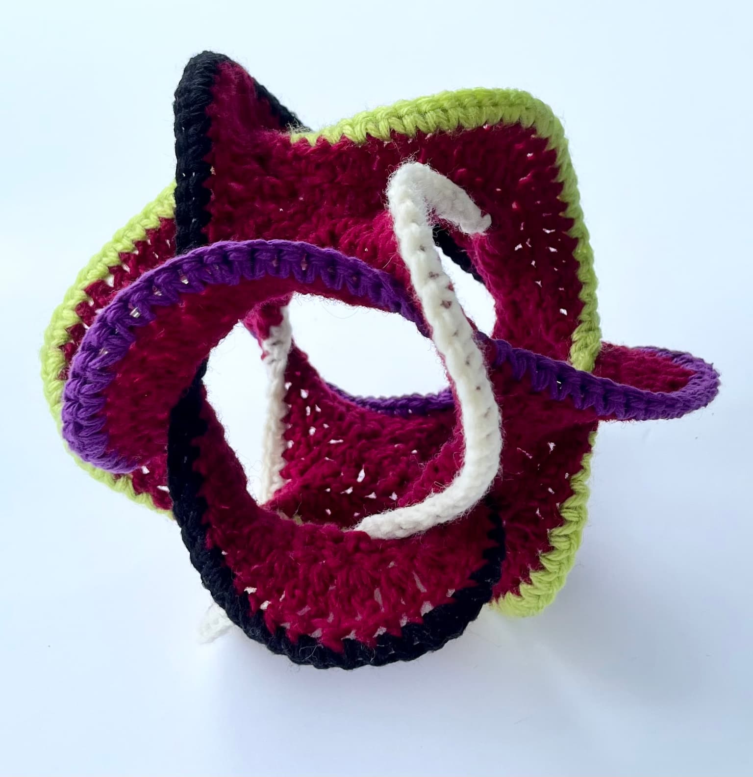 Image for entry 'Tangled Octahedron'