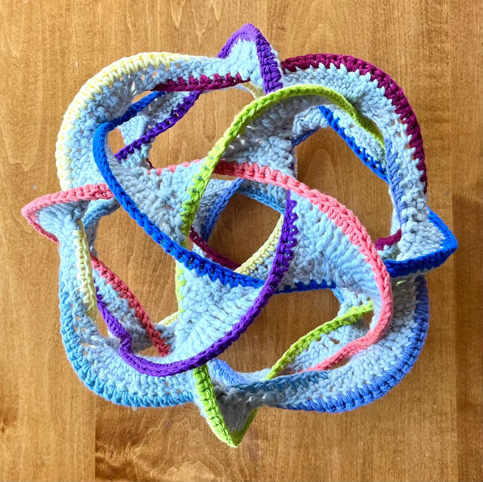 Image for entry 'Eight Triangle Polylink'