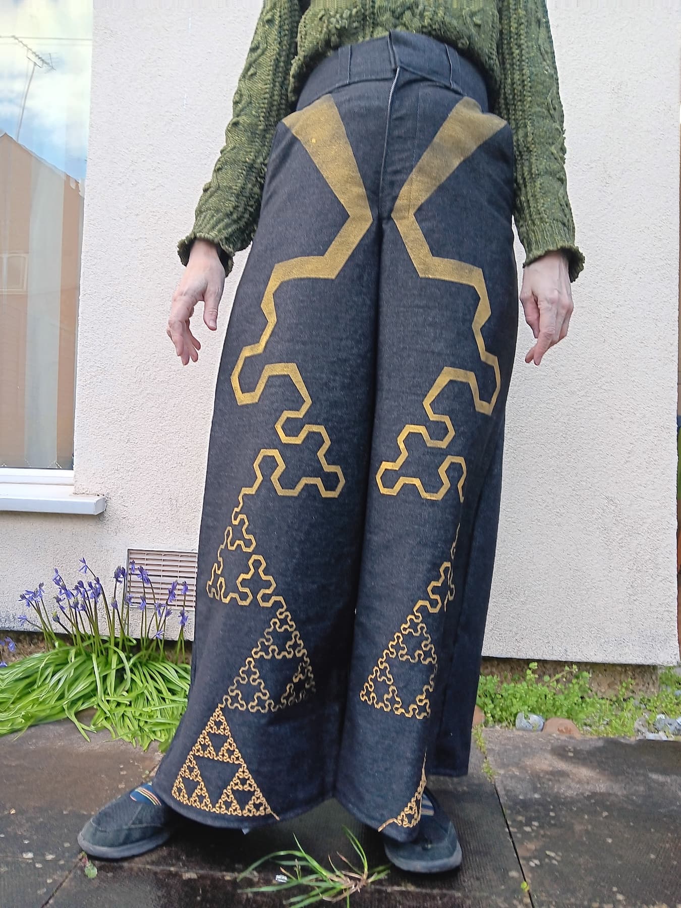 Image for look 'Sierpinski trousers'