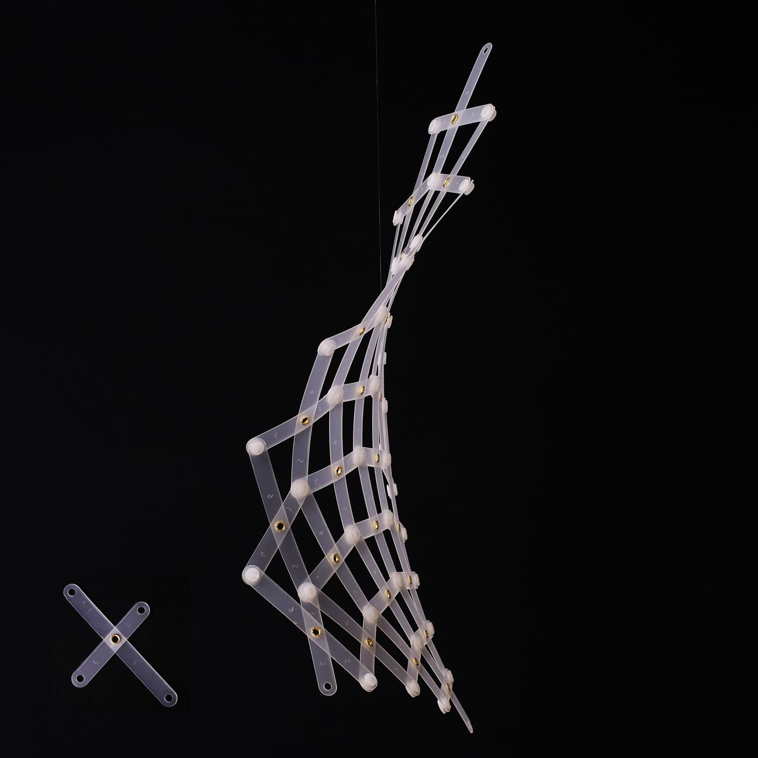 Image for entry 'Curved Surface by Repetition of a Single Type of Scissors (4563)'