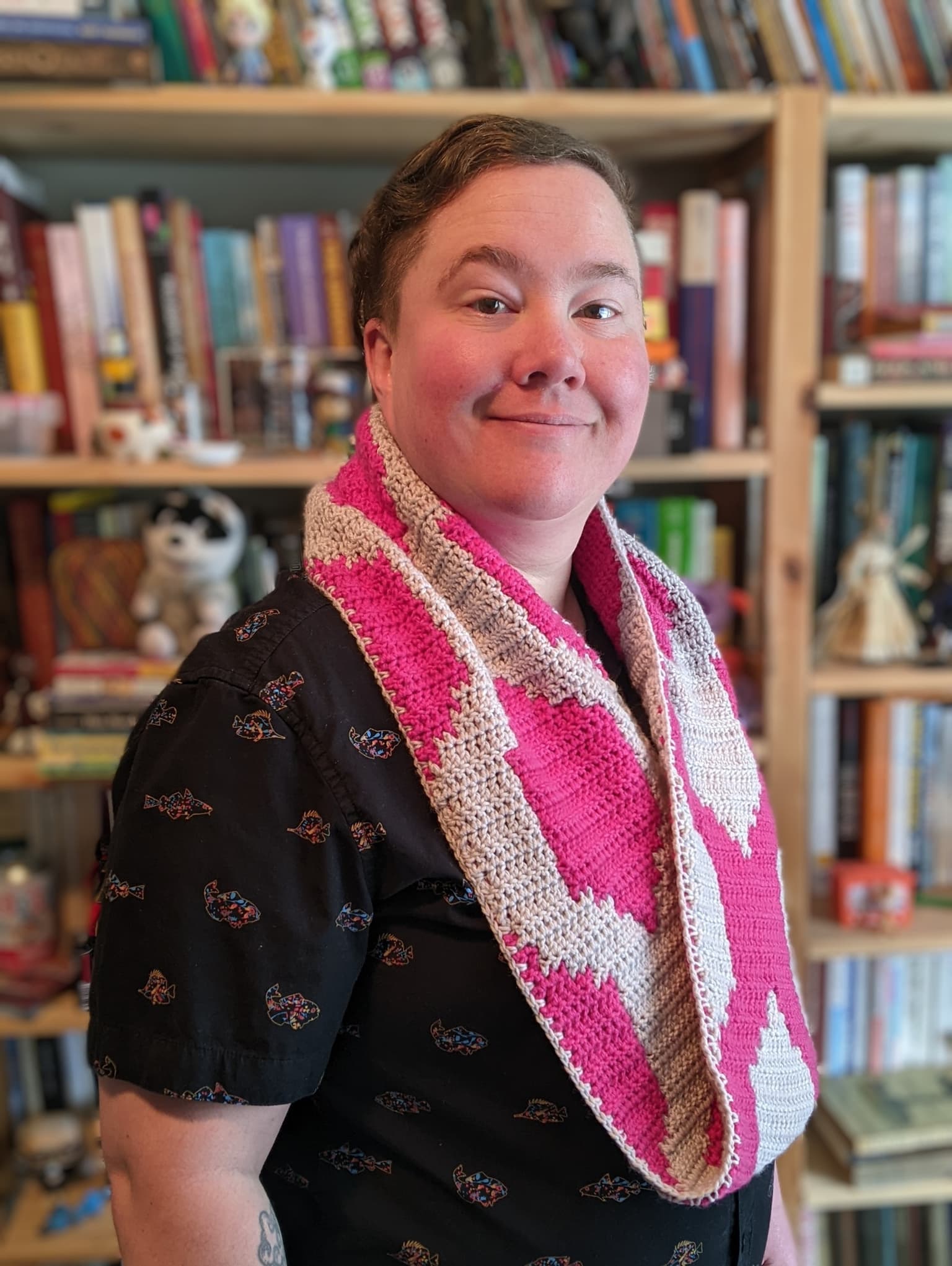 Image for look 'Color-reversed Möbius strip scarf'