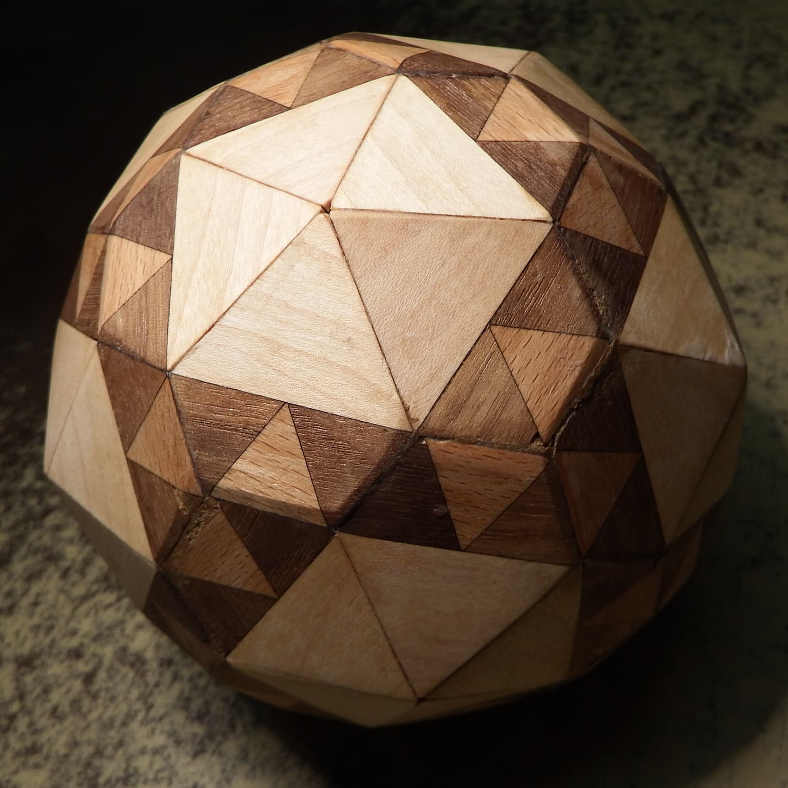 Image for entry 'Pentagonal Hexecontahedron'