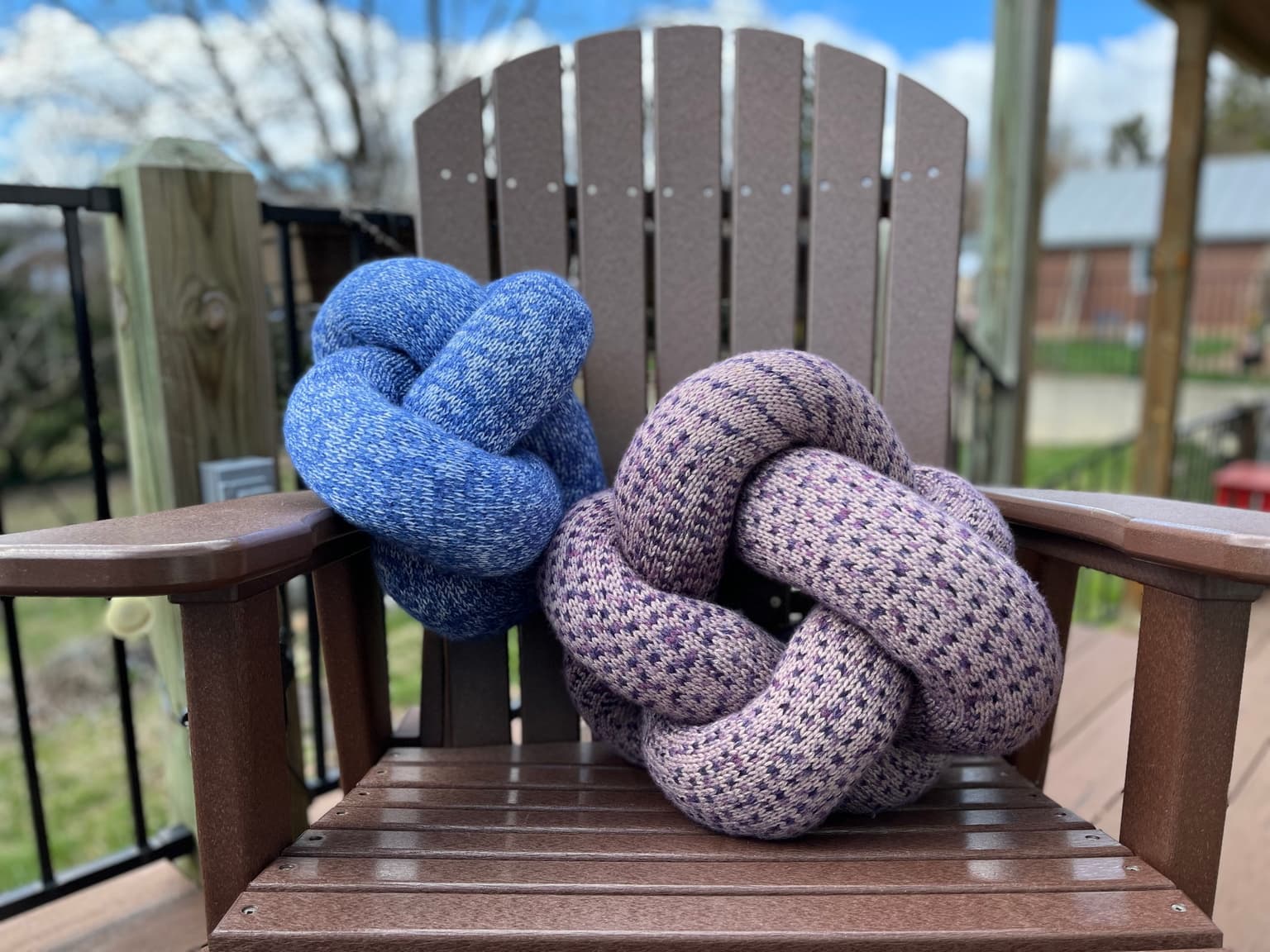 Image for entry 'Knit Knots'