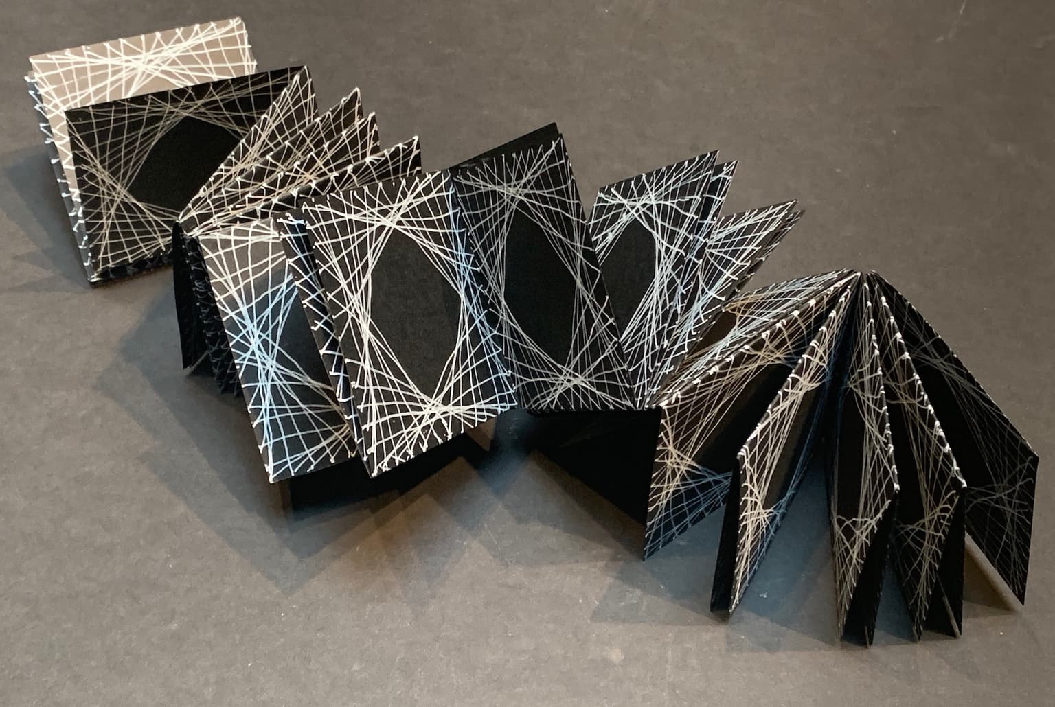 Image for entry 'Quadrilateral Lace Hyperbolic'