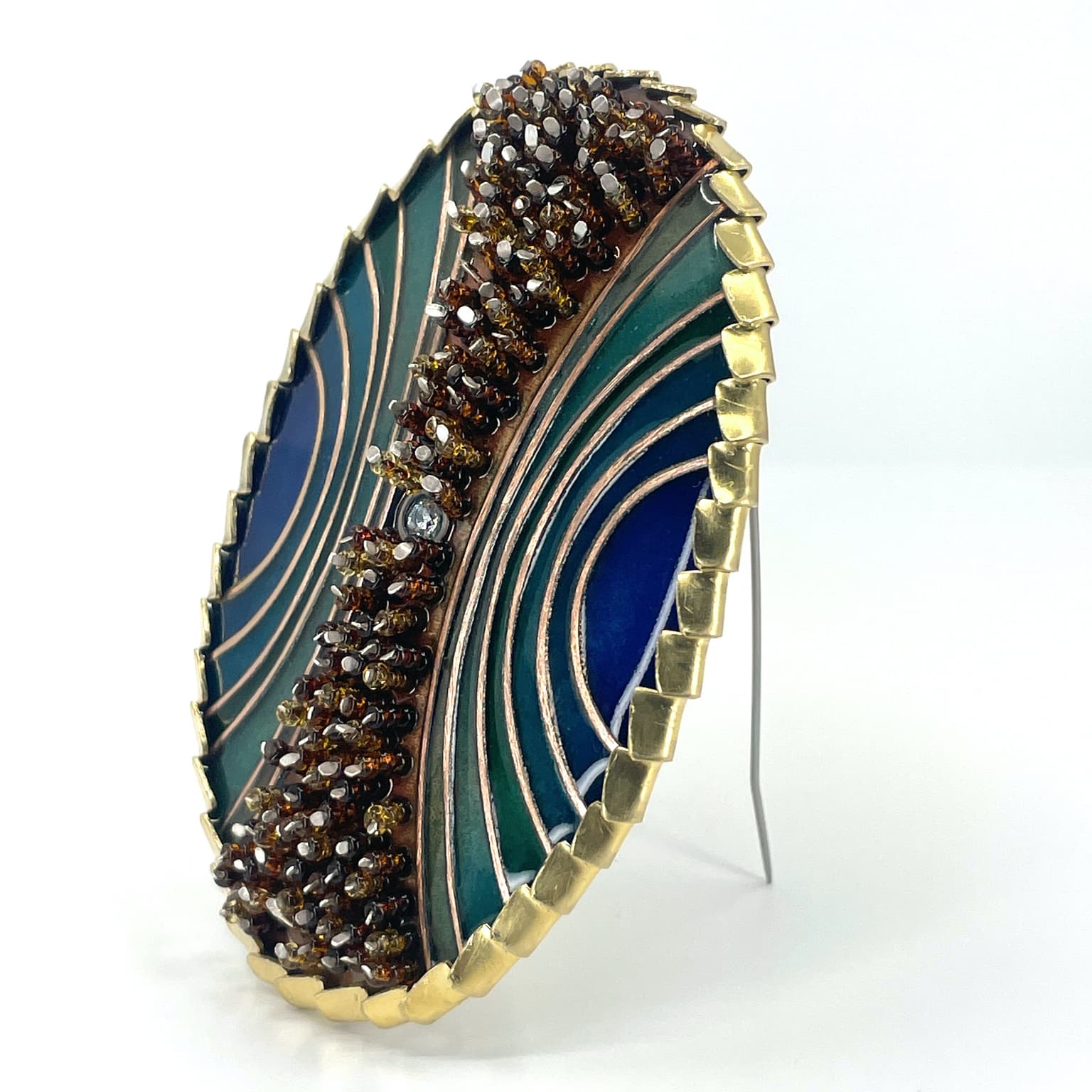 Image for entry 'Hyperbolic Ellipse Brooch'