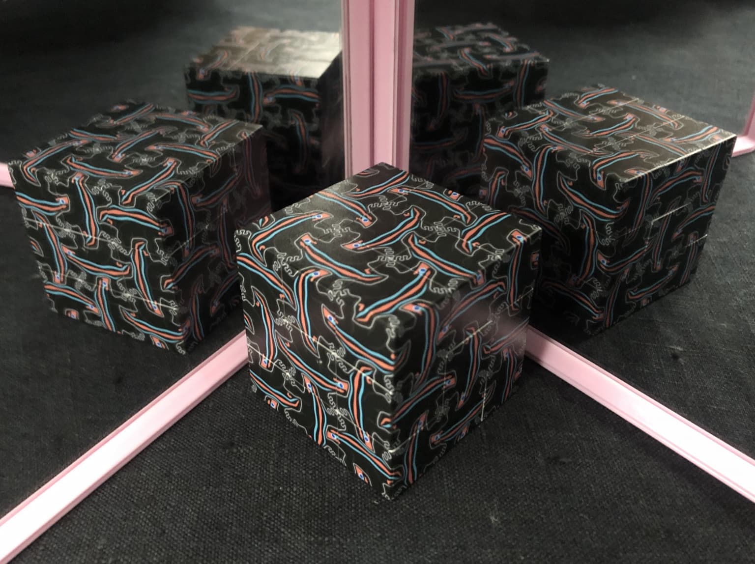Image for entry 'Non trivial lizard tessellation on 3×3×3 Cube Puzzle'