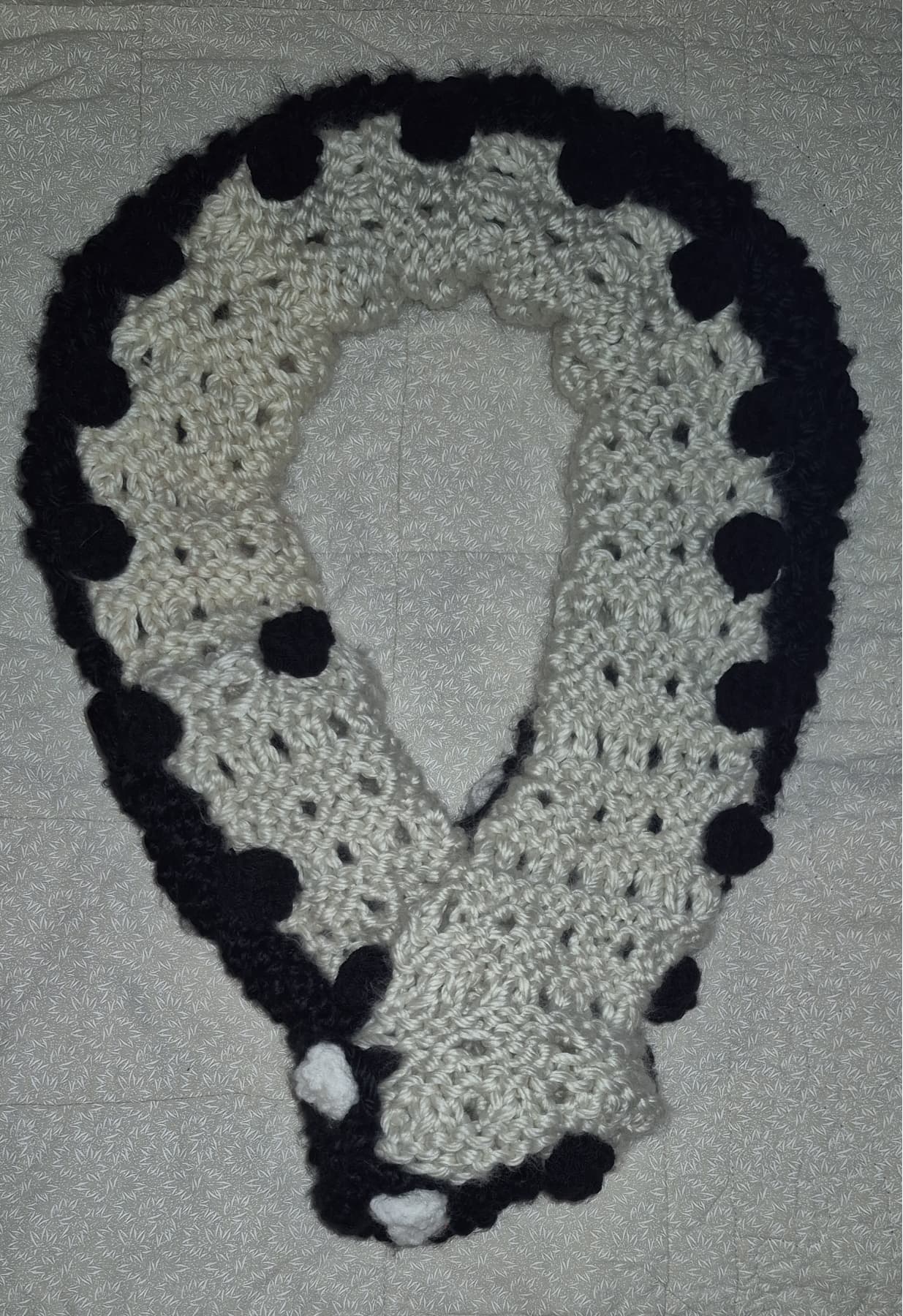 Image for look 'Brunnian Cowl, Klein bottle cowl'