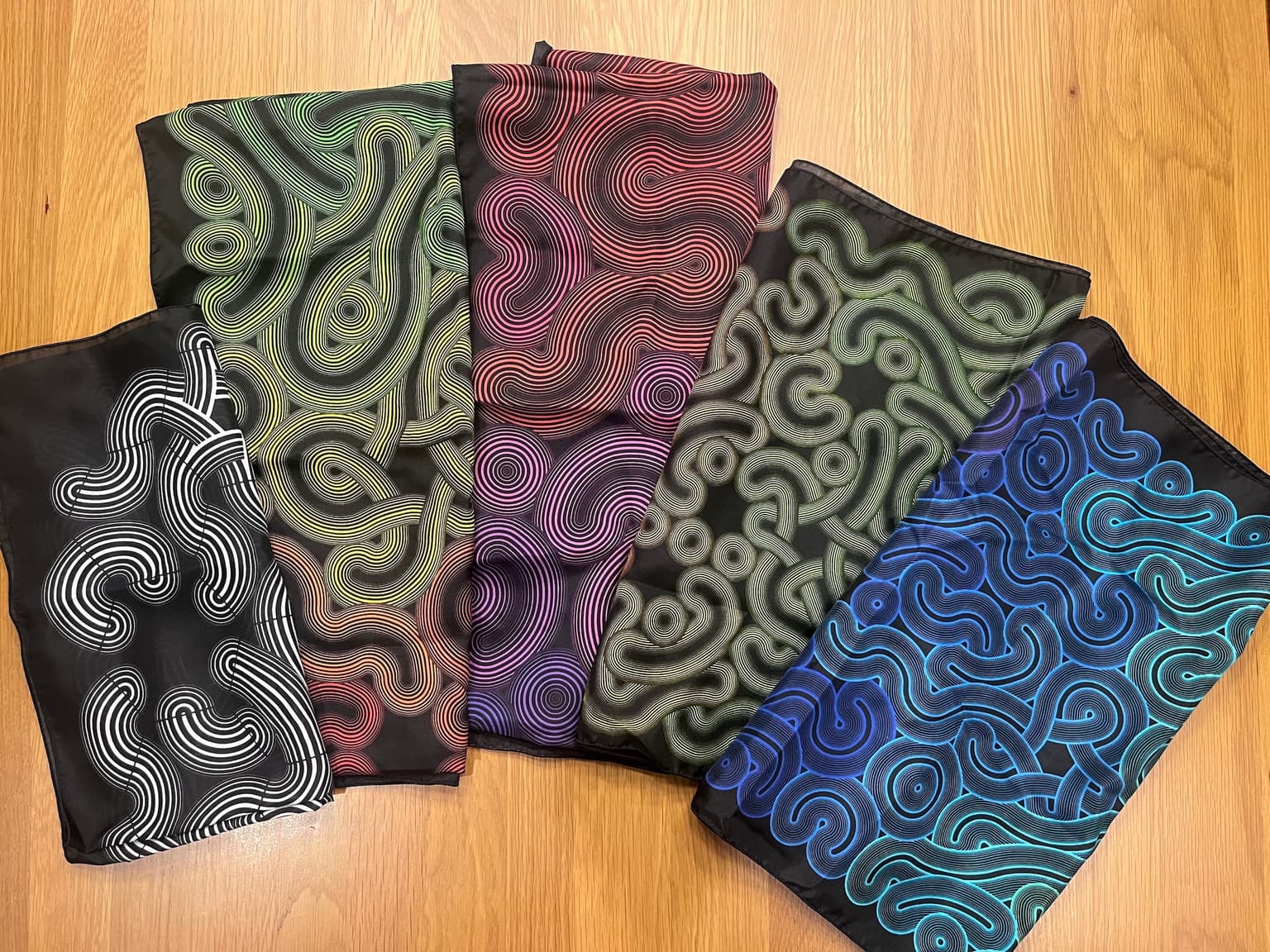 Image for look 'Hexagon Truchet Scarves'