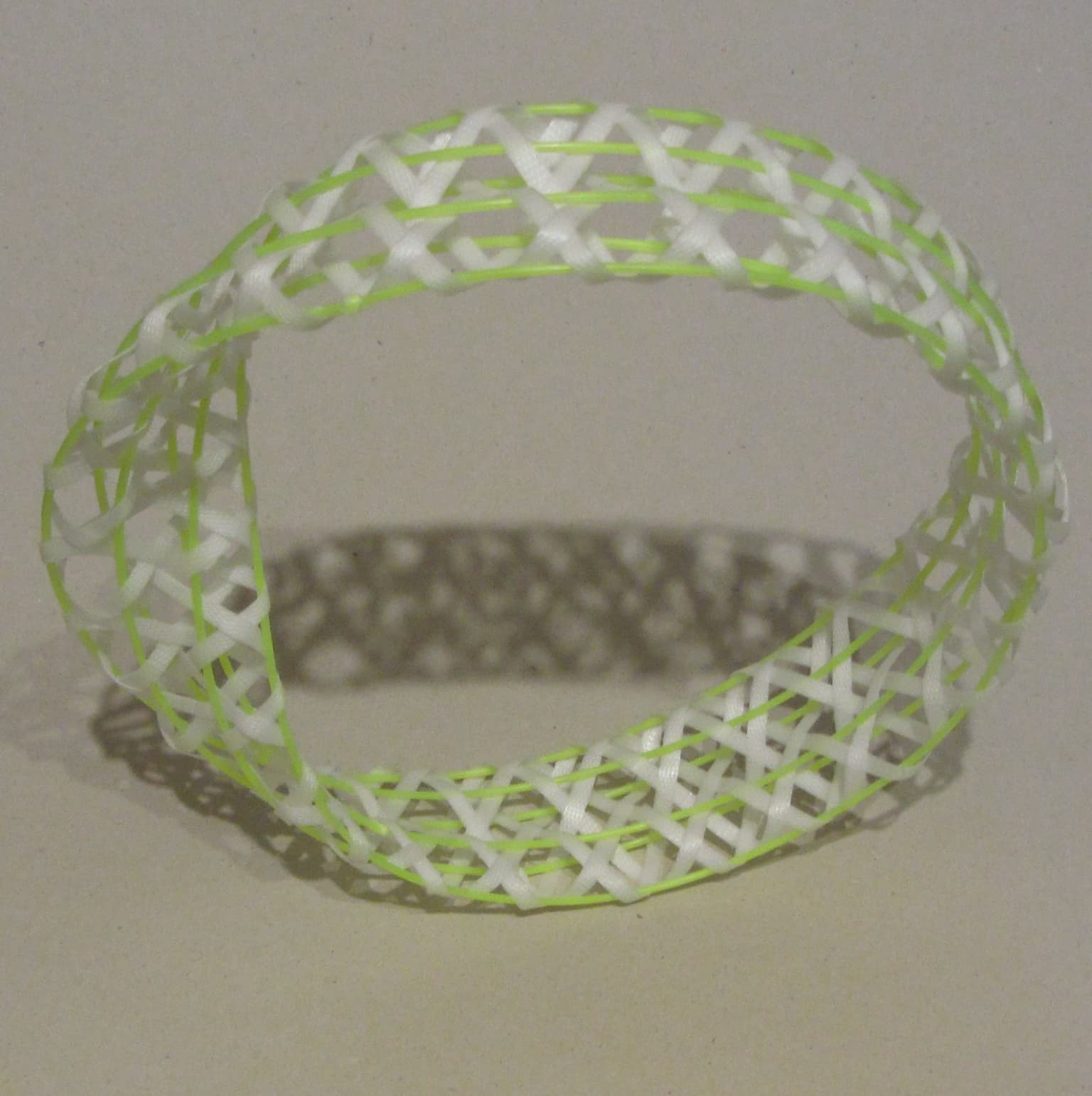 Image for entry 'Klein Basket'