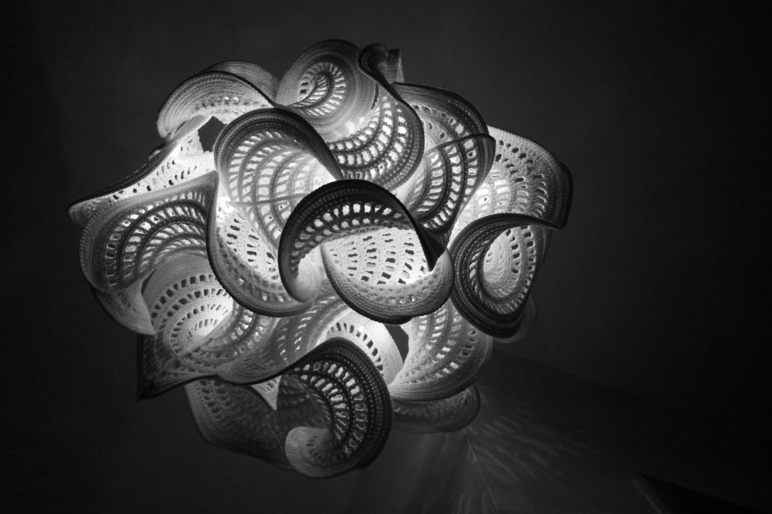 Image for entry 'Hyperbolic Disc with Geodesic Ribs'