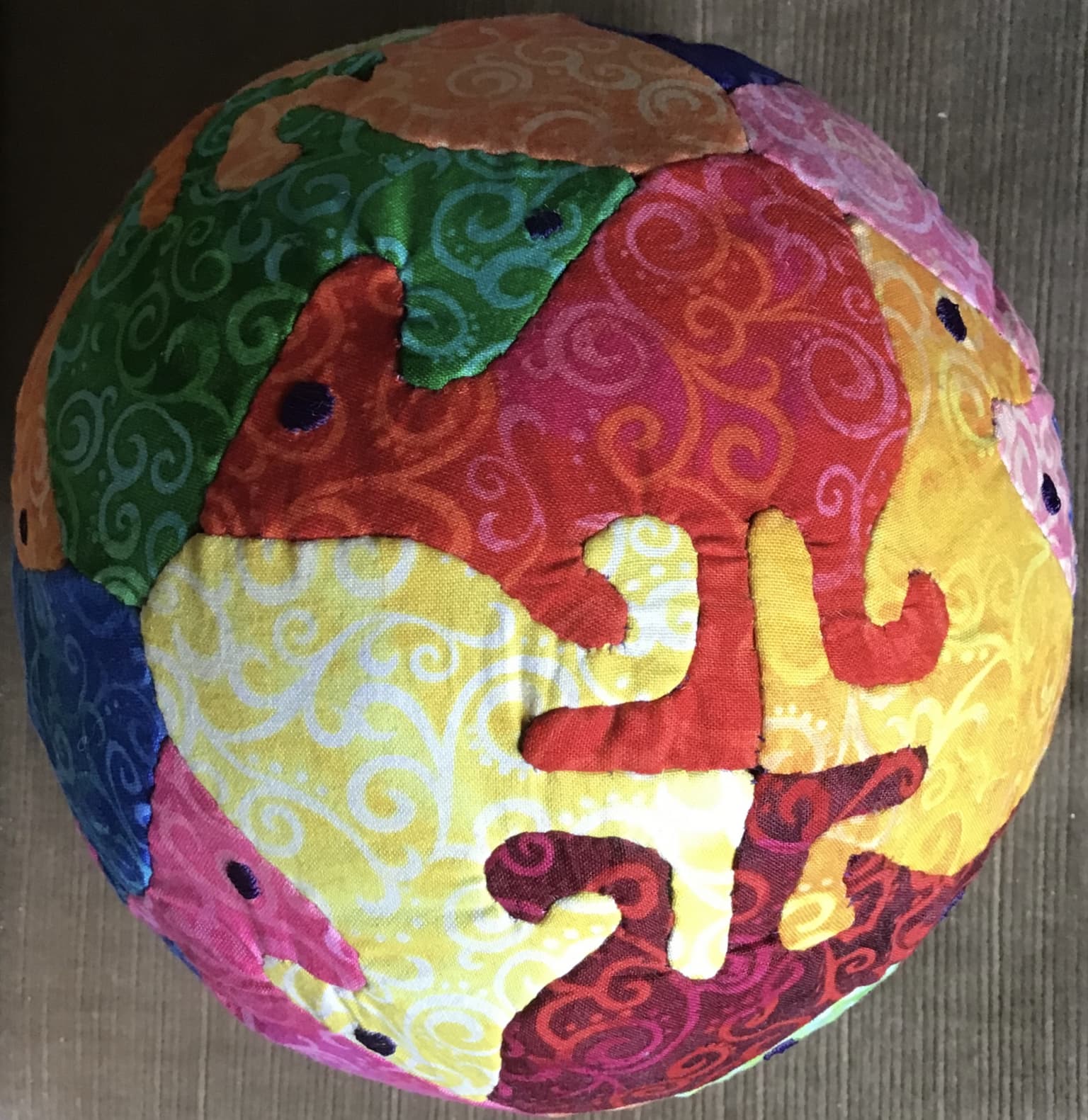 Image for entry 'Tessellation sphere with 24 baby kangaroos'