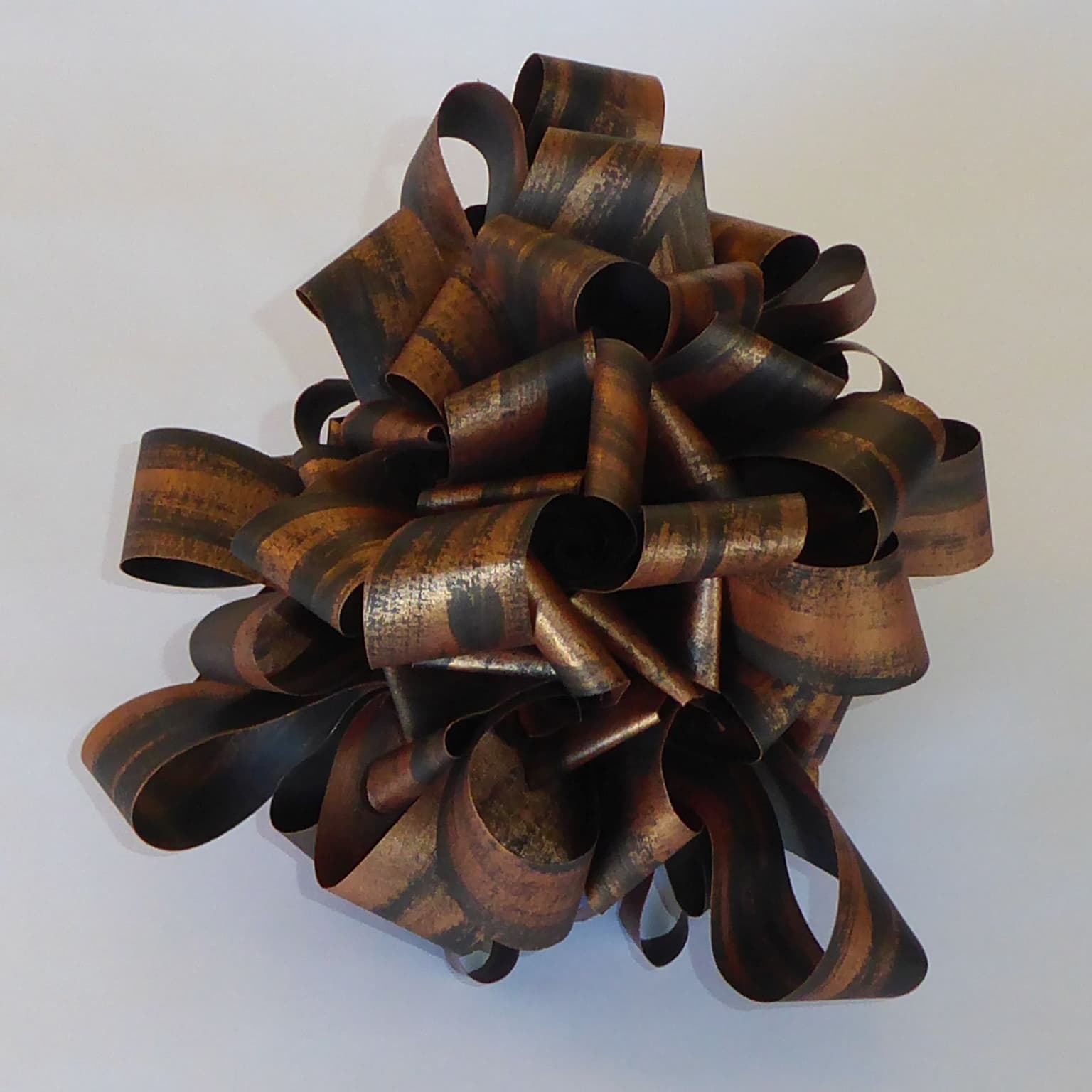 Image for entry 'Between the paper and the mathematics (Entre o papel e a matemática)'