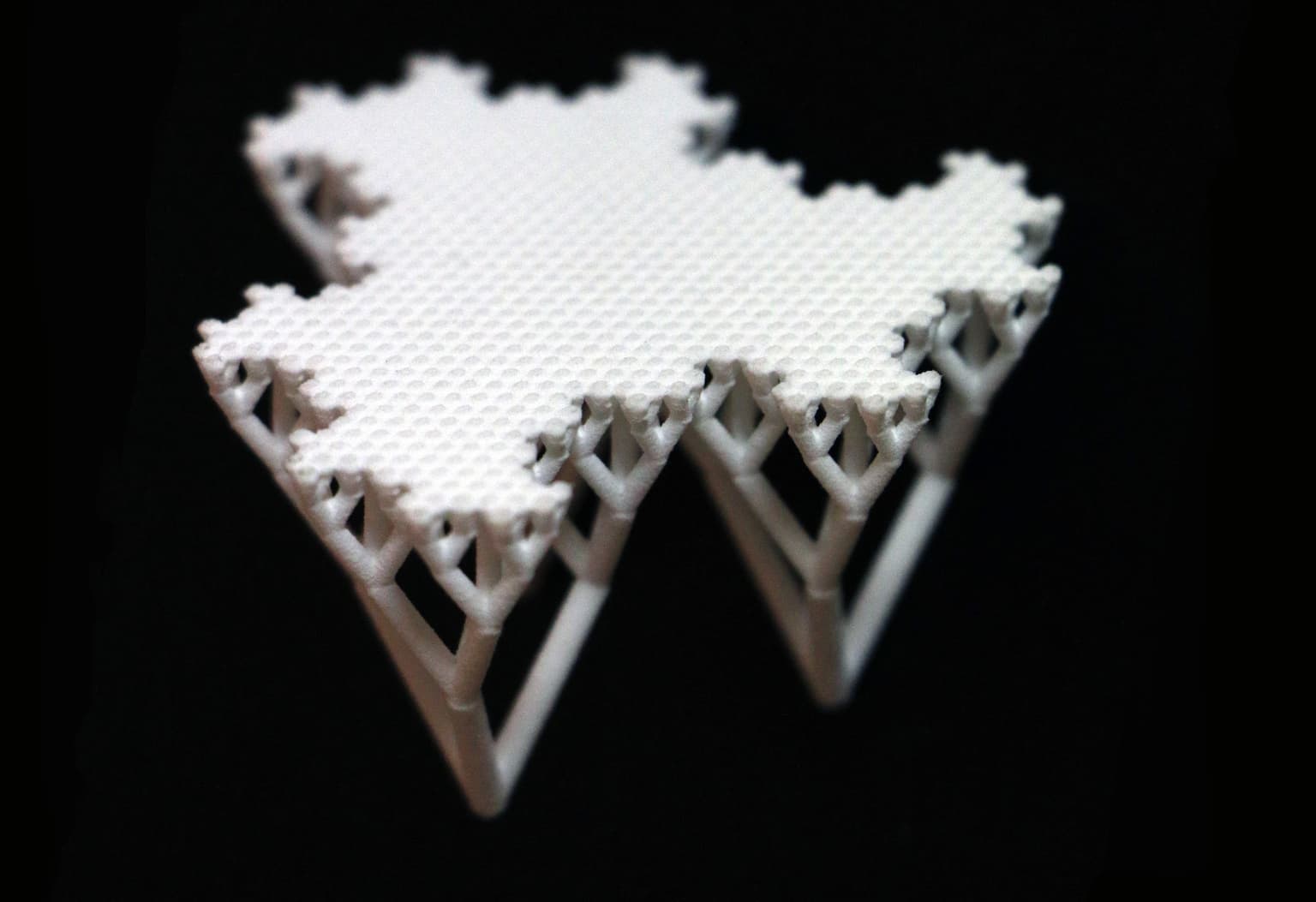 Image for entry 'The Fludgeflake Table'