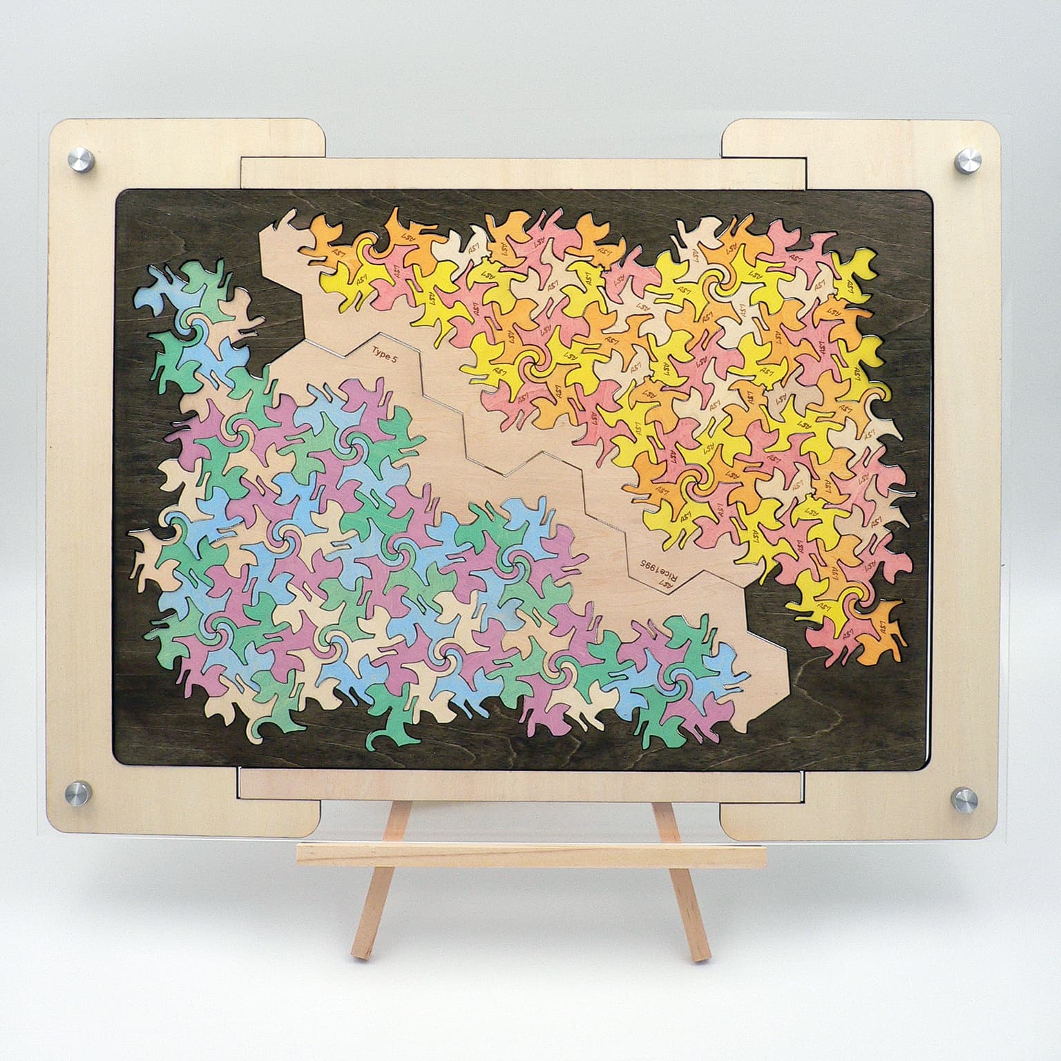 Image for entry 'Assemblage of two tessellations comprising different types of cat tiles based on TH-pentagons'