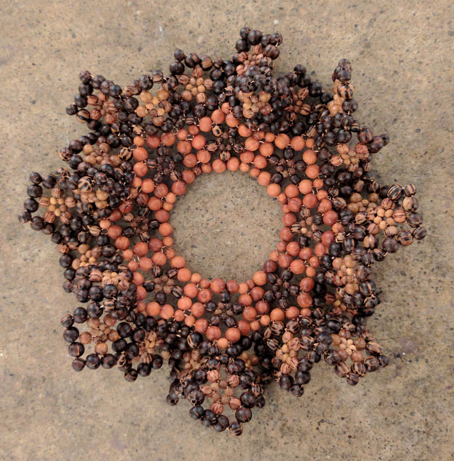 Image for entry 'Beaded Pentagonal Hyperbolic Surface'