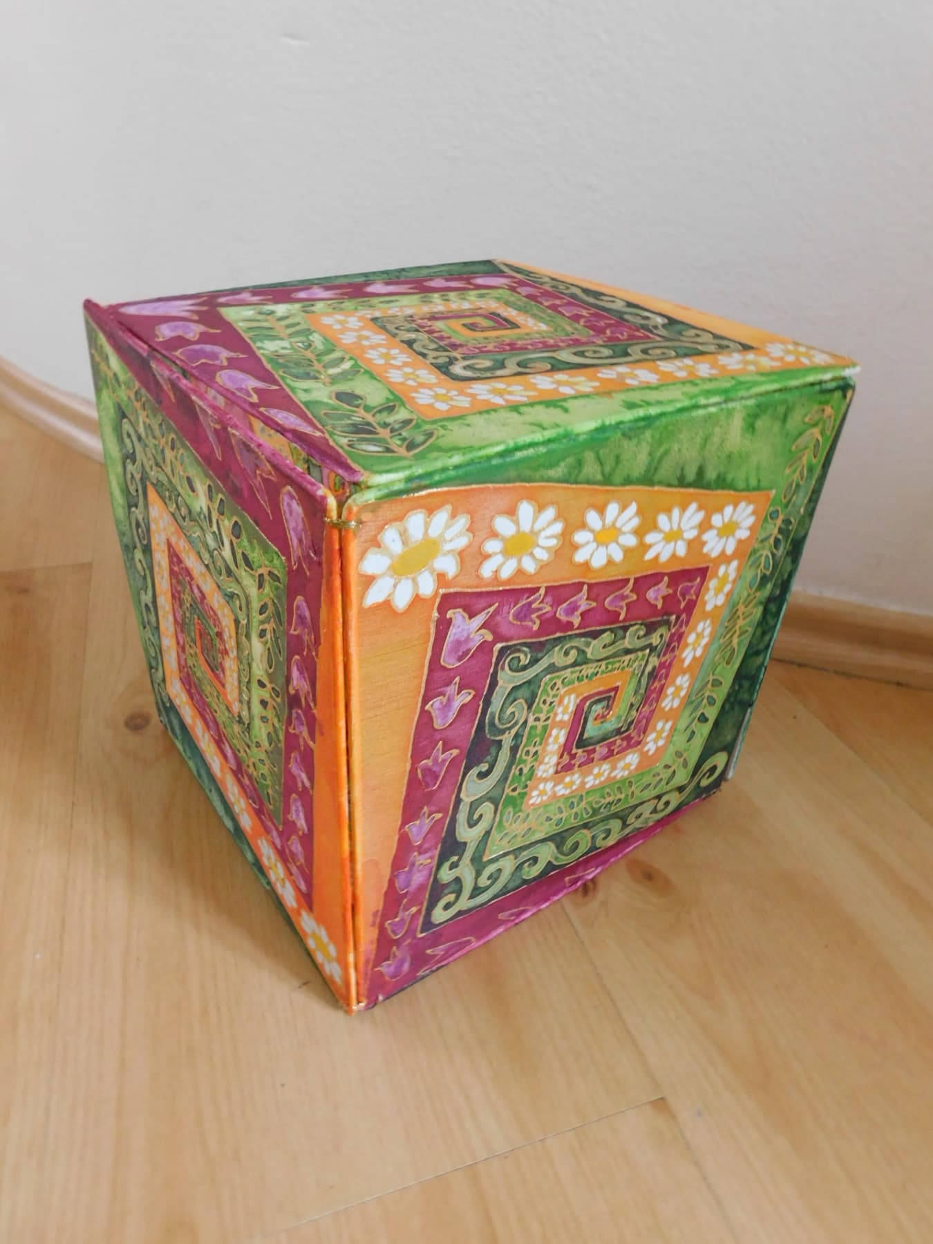 Image for entry 'Spiral cube'