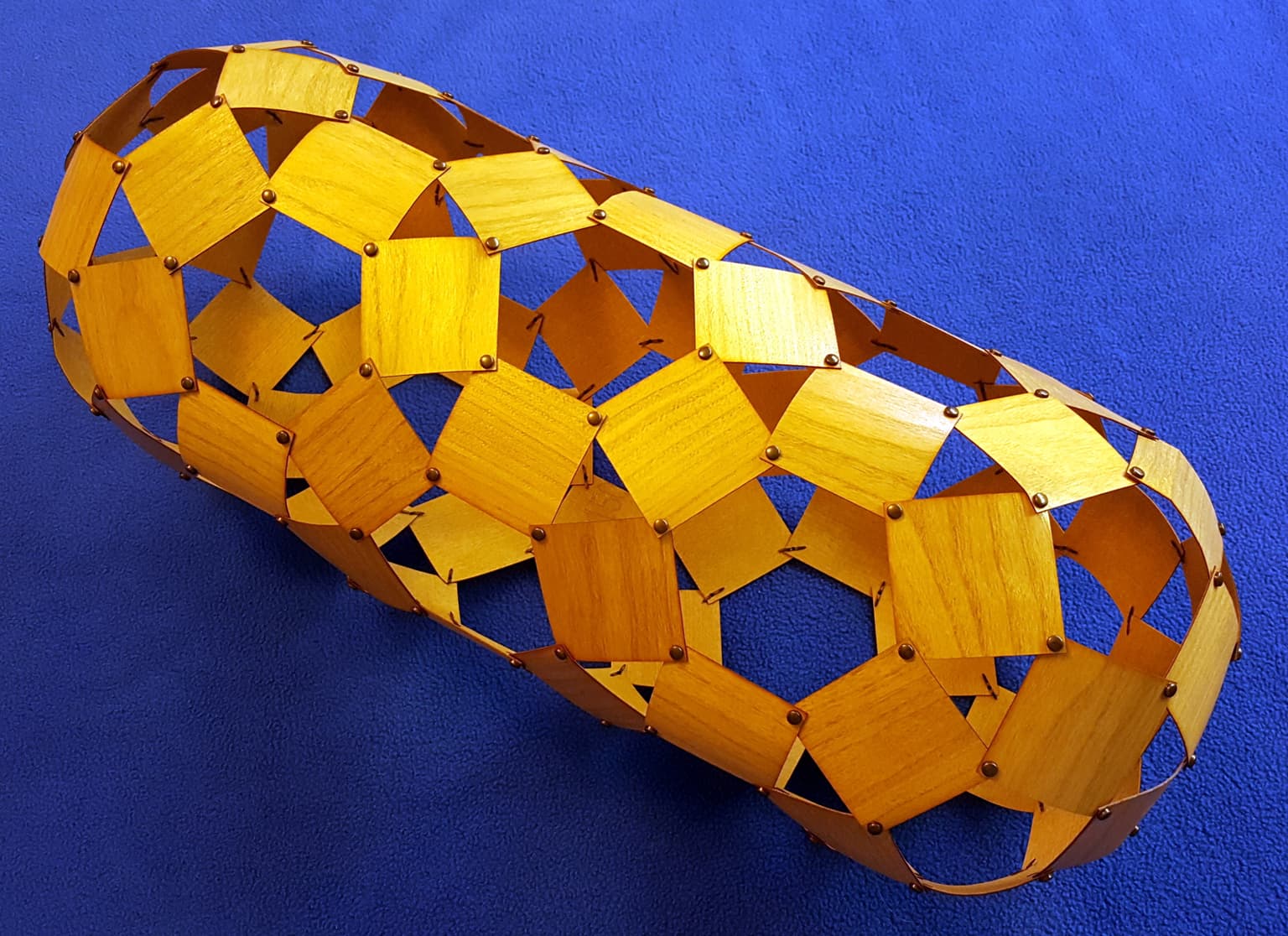 Image for entry 'Capsule'