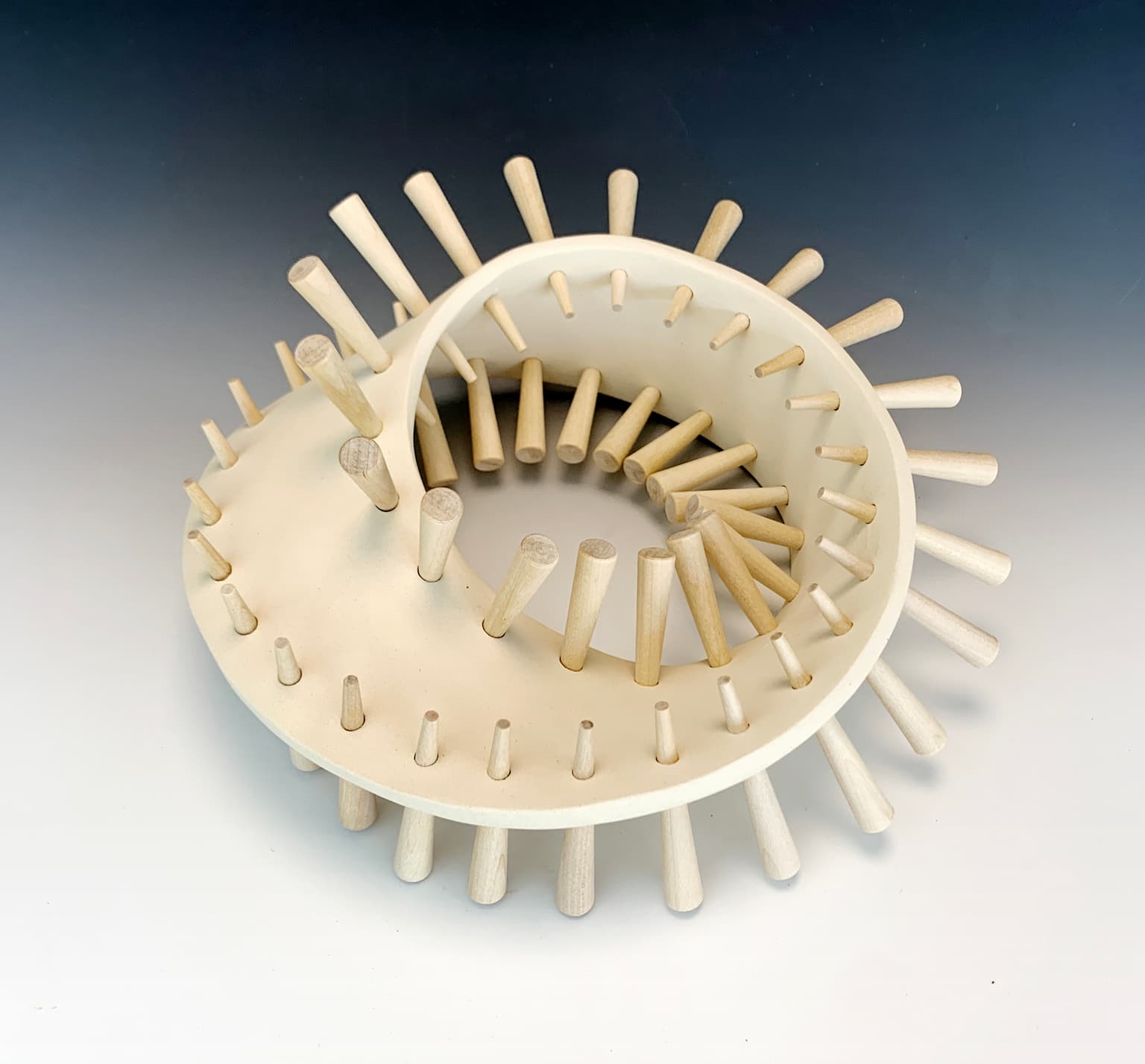 Image for entry 'Möbius Pegged'