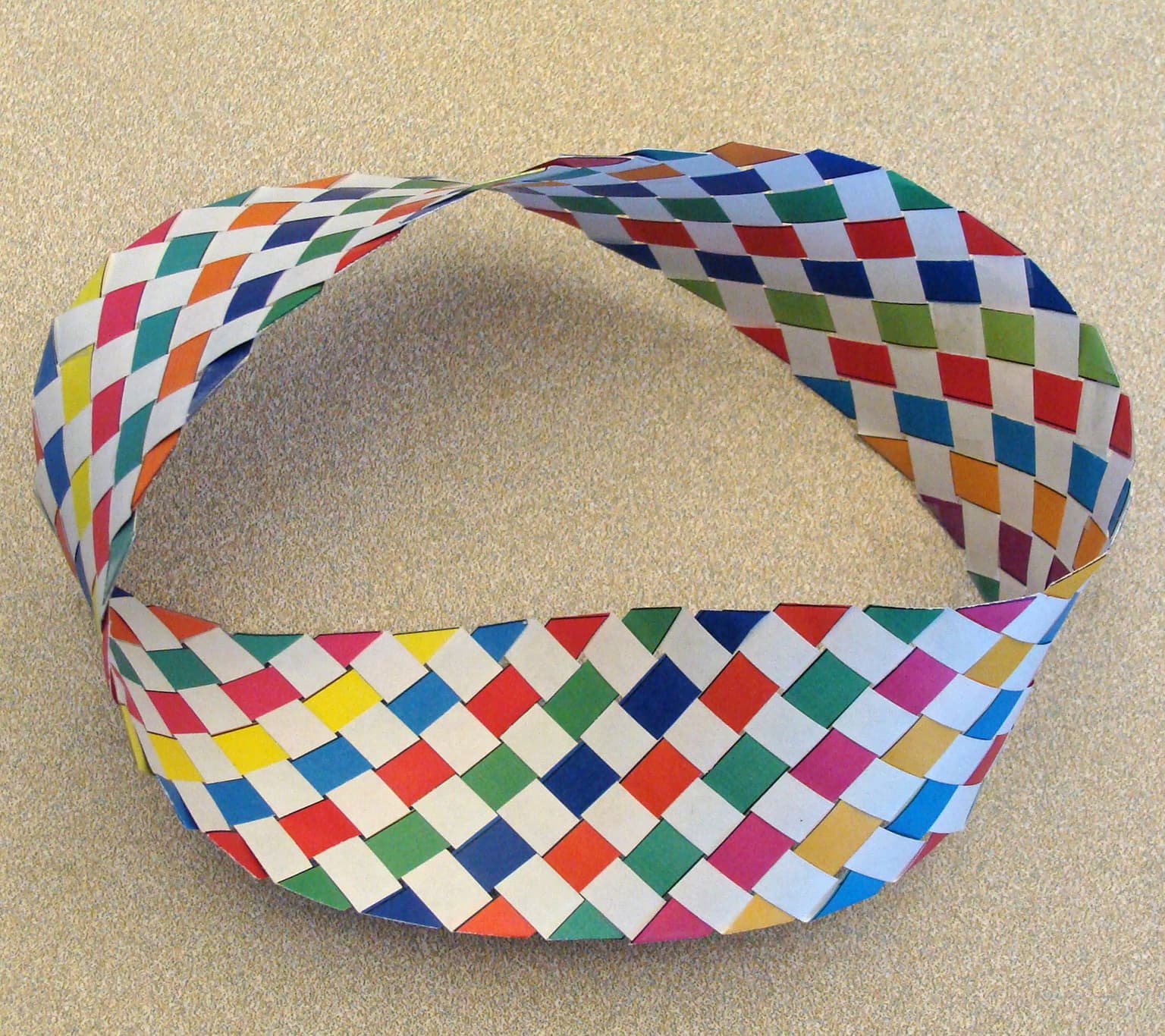 Image for entry 'Möbius-Twisted Turk’s Head Knot'