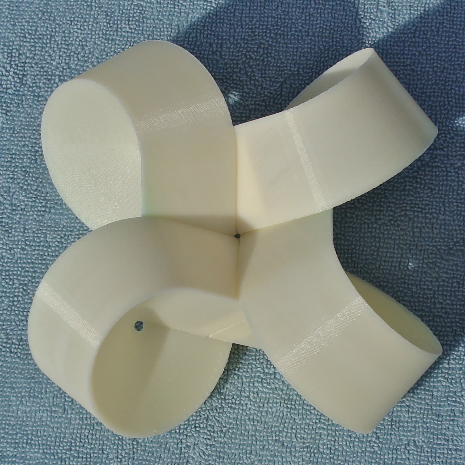 Image for entry '4-Lobe Bow-tie Borsalino'