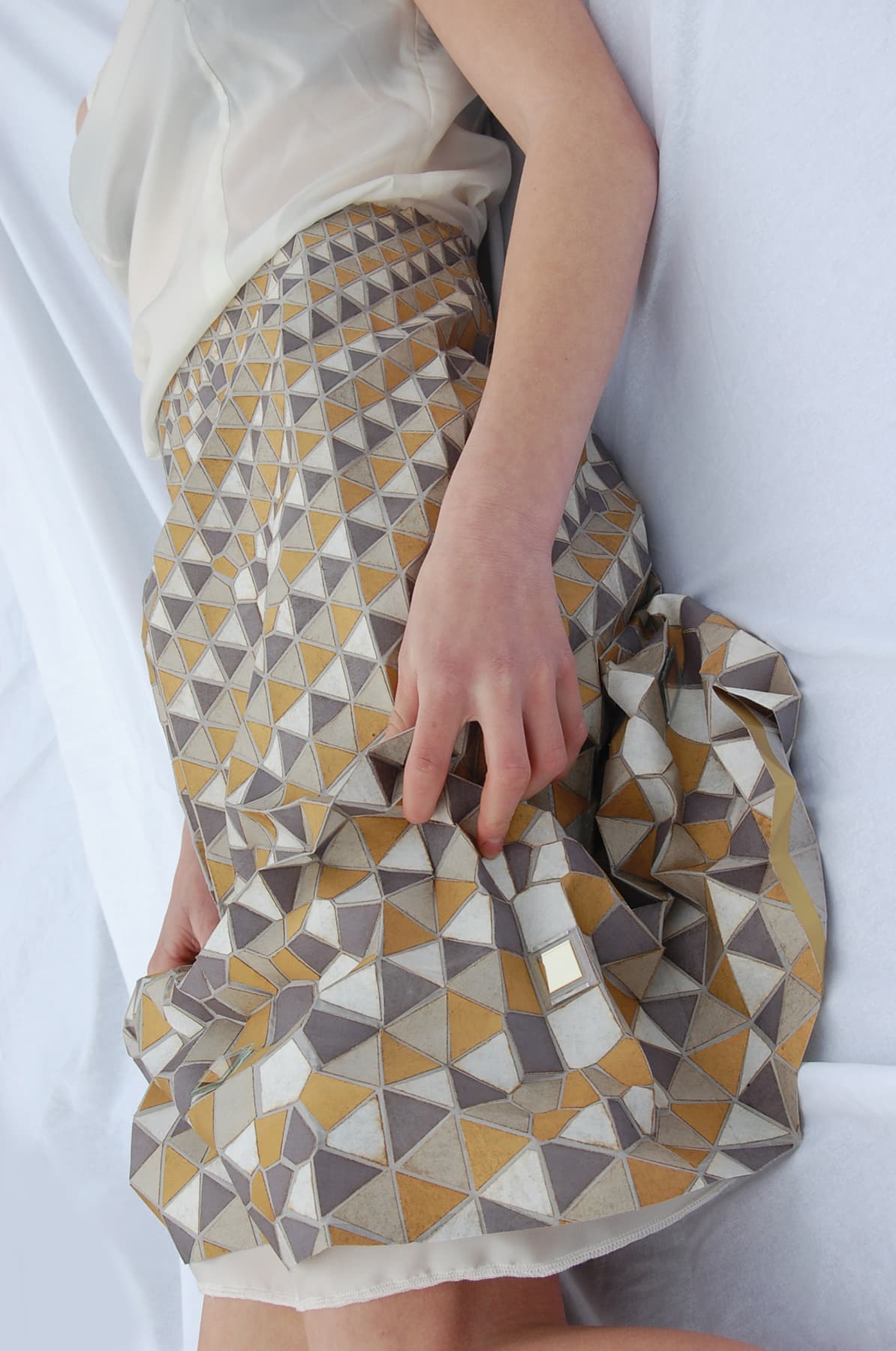 Image for entry 'Drapely-o-lightment by Marina Toeters and Loe Feijs'