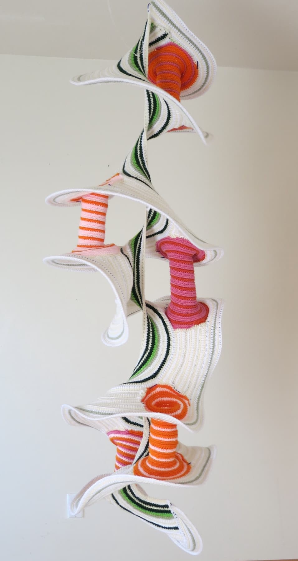 Image for entry 'Hyperbolic Half Plane with Handles, non orientable'