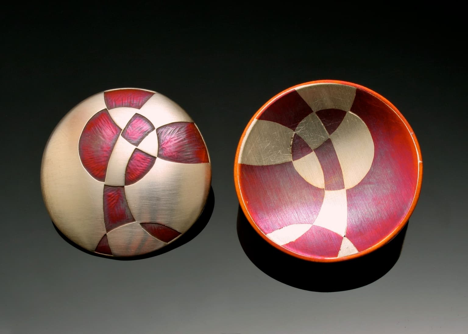 Image for entry 'Circle Brooches'